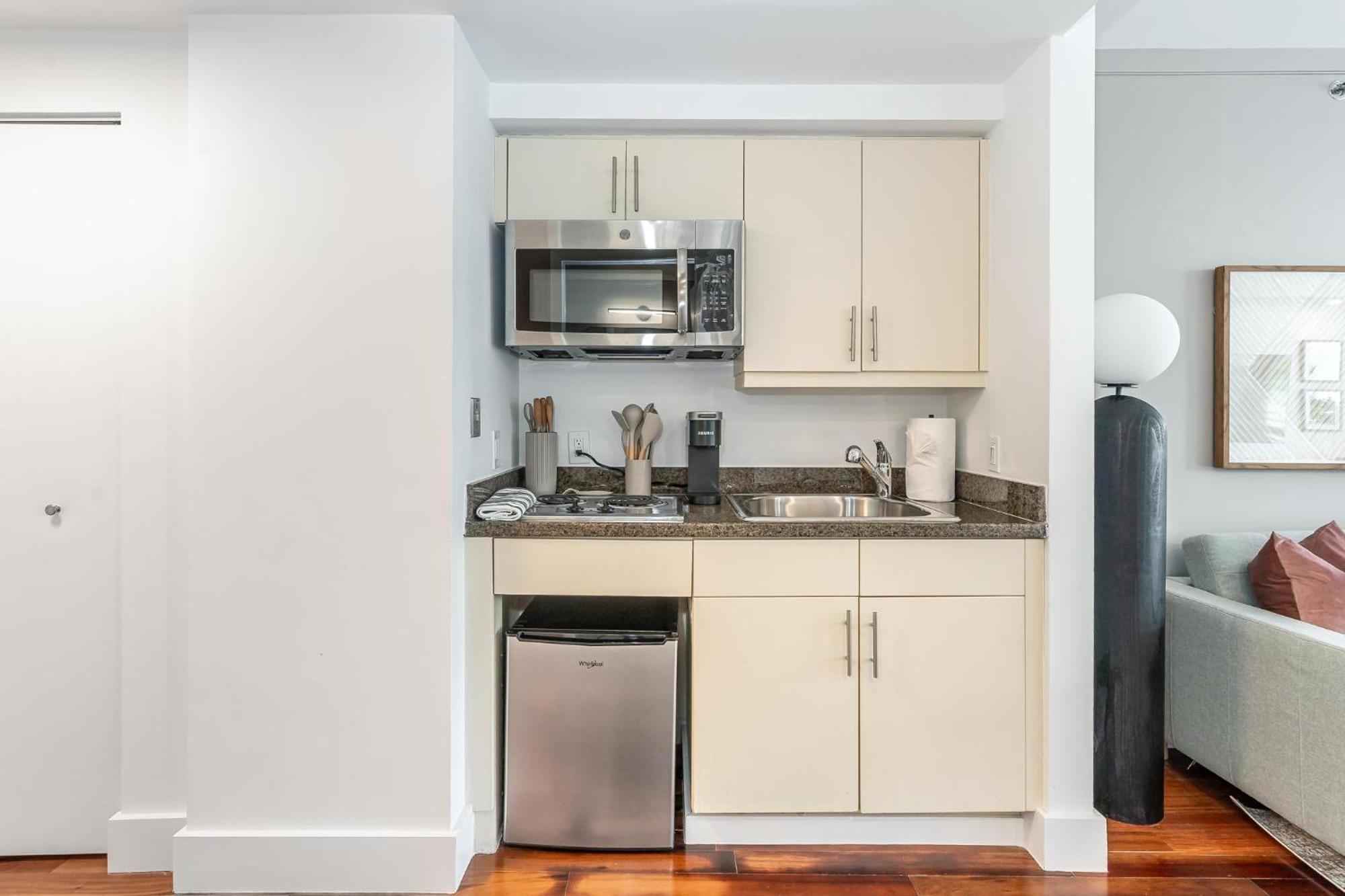 Renovated Coconut Grove Includes Parking *