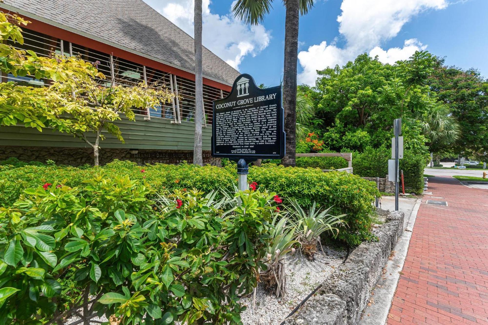 Renovated Coconut Grove Includes Parking