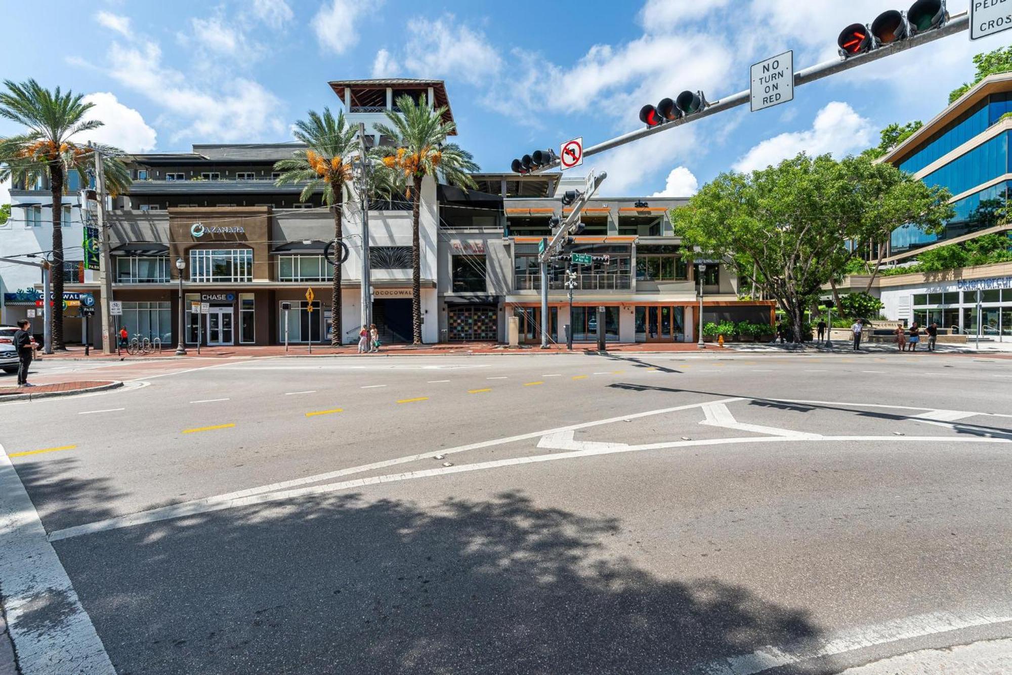 Renovated Coconut Grove Includes Parking *