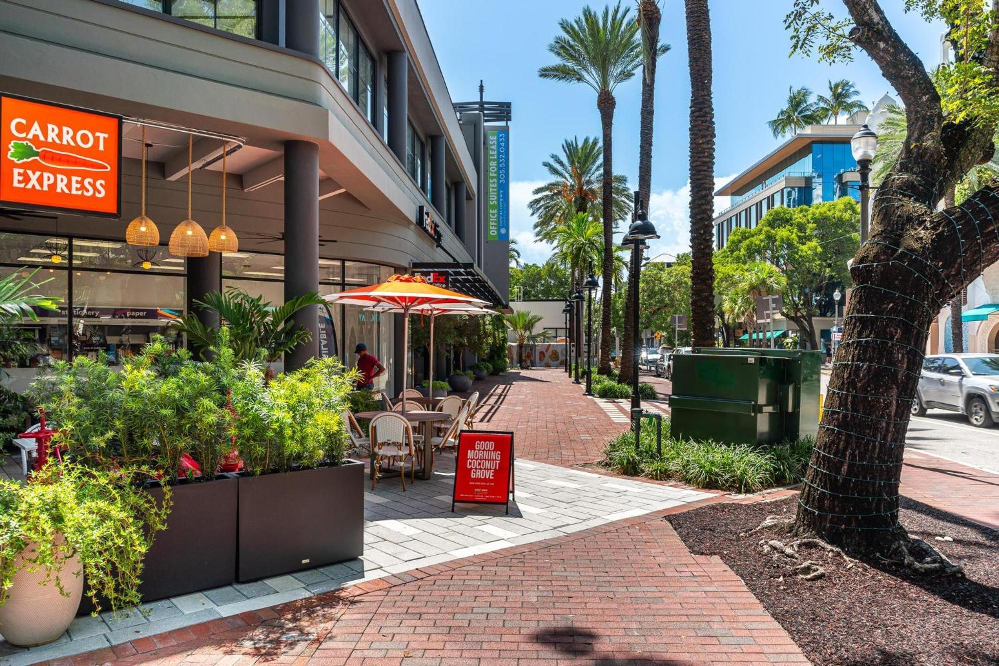 Renovated Coconut Grove Includes Parking