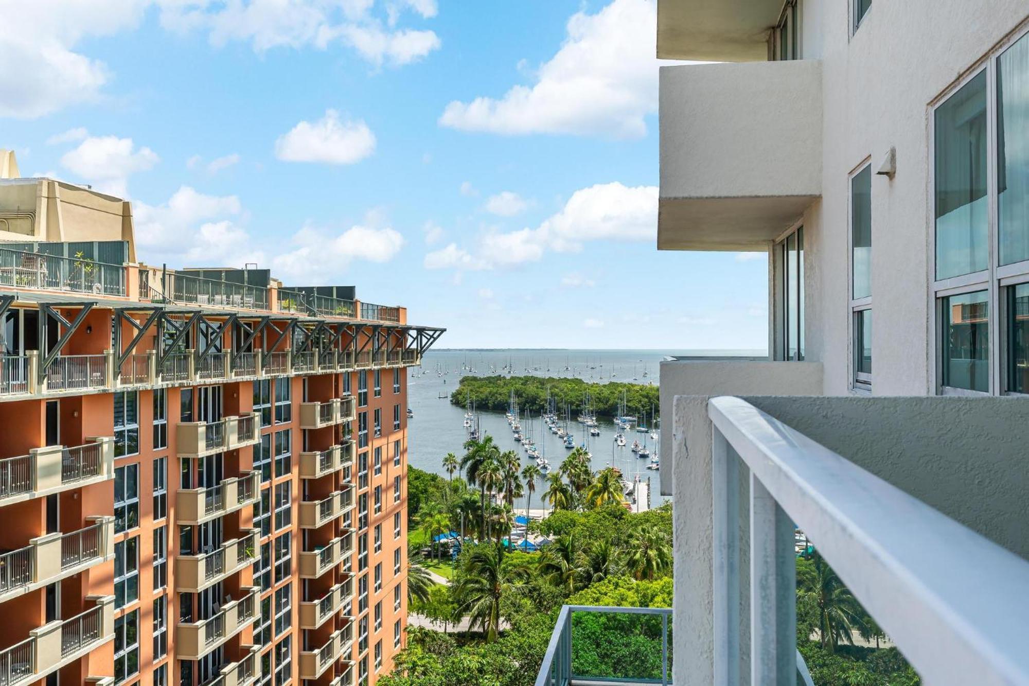 Renovated Coconut Grove Includes Parking Apartment