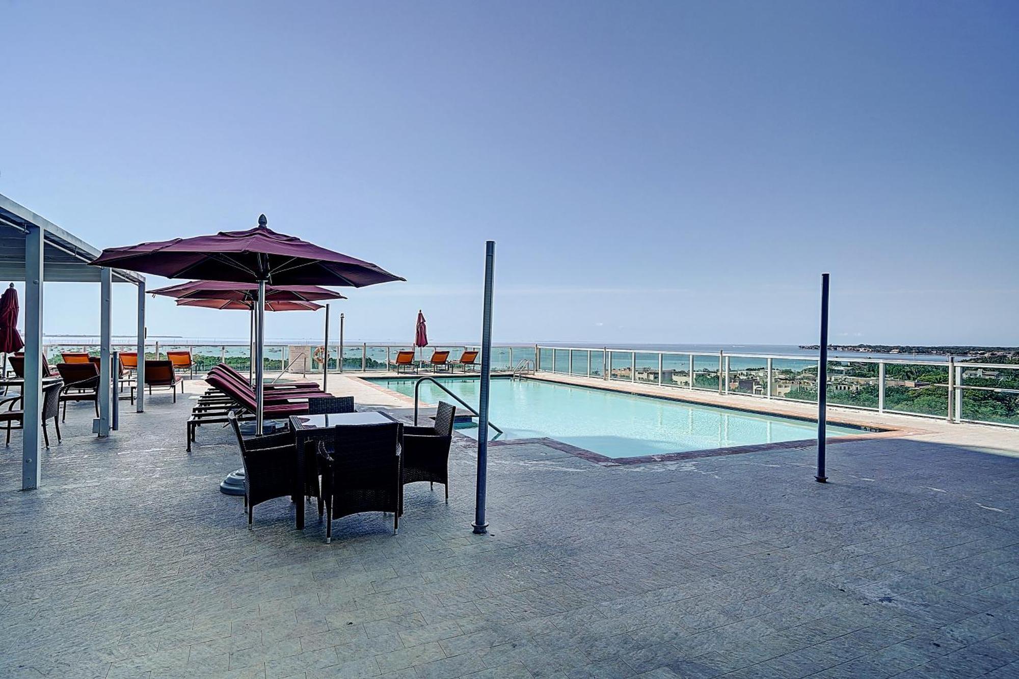 Apartment Renovated Coconut Grove Includes Parking *
