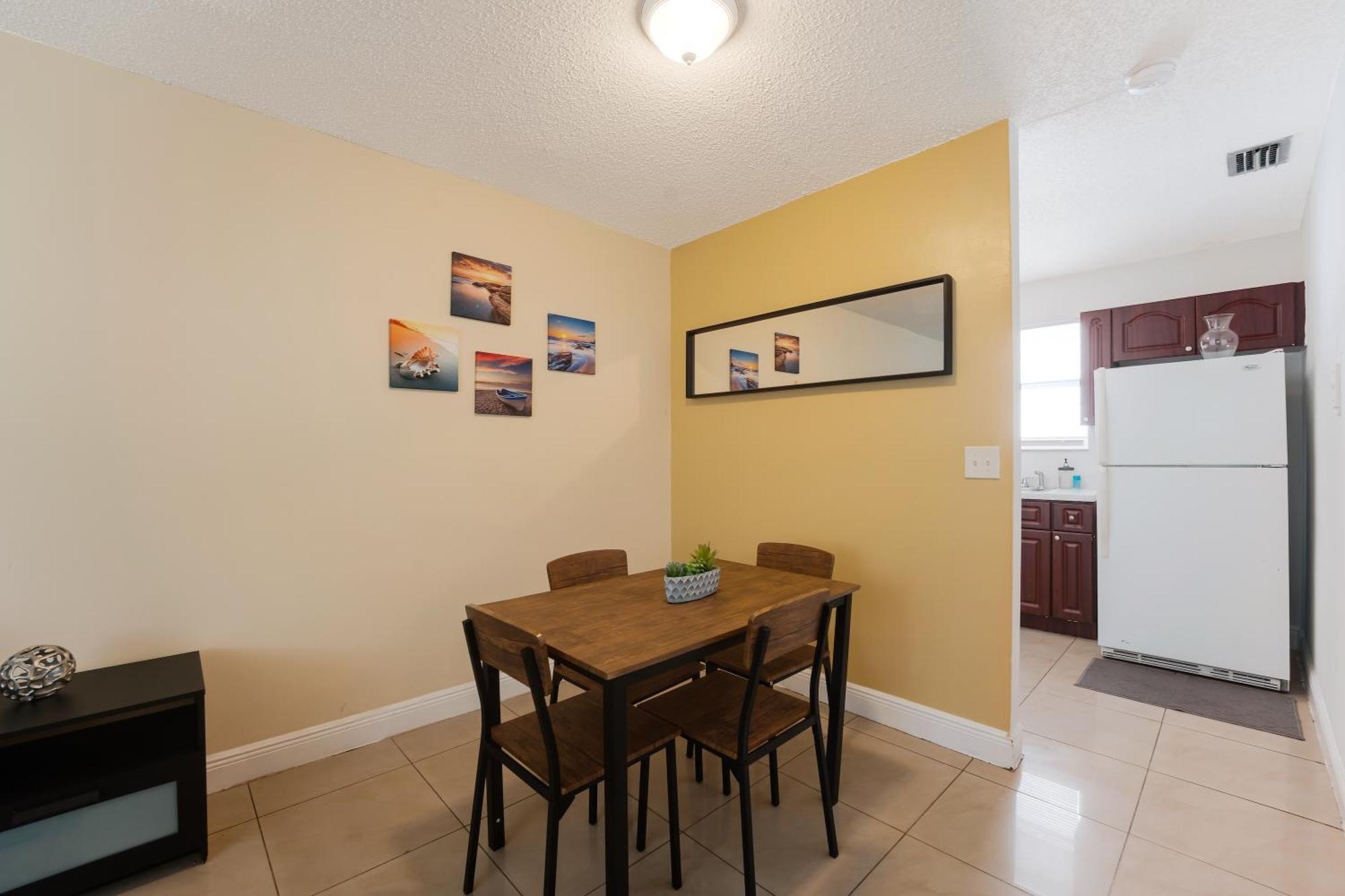 Spacious 2br Minutes From Brickell Apartment *