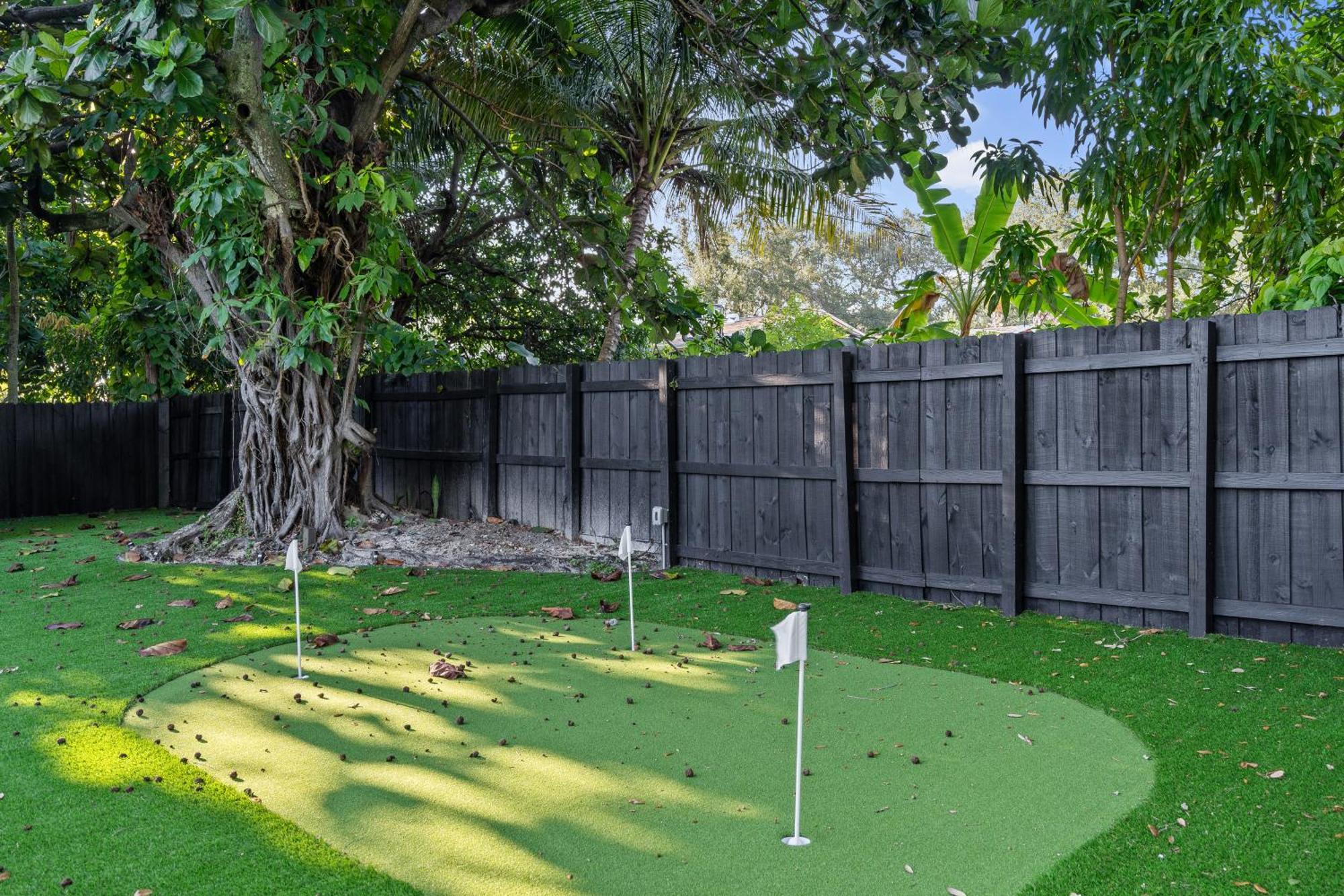 - Your Exclusive Luxury Escape With Private Pool And Mini Golf Villa *