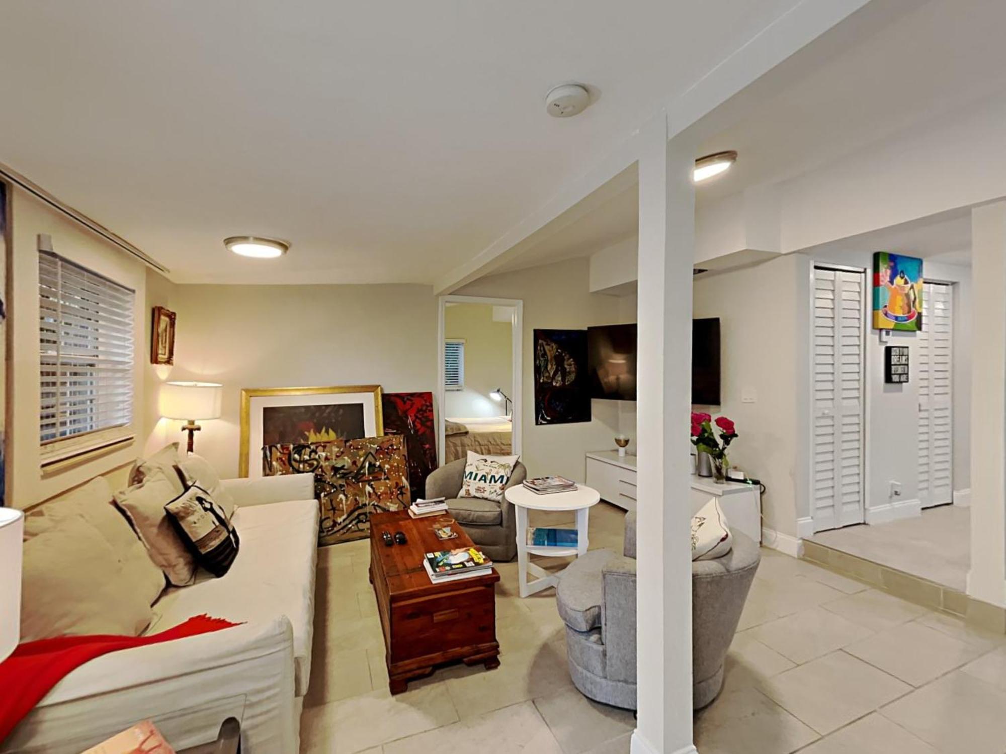 Homestay Private At Centrally Located With Free Parking *
