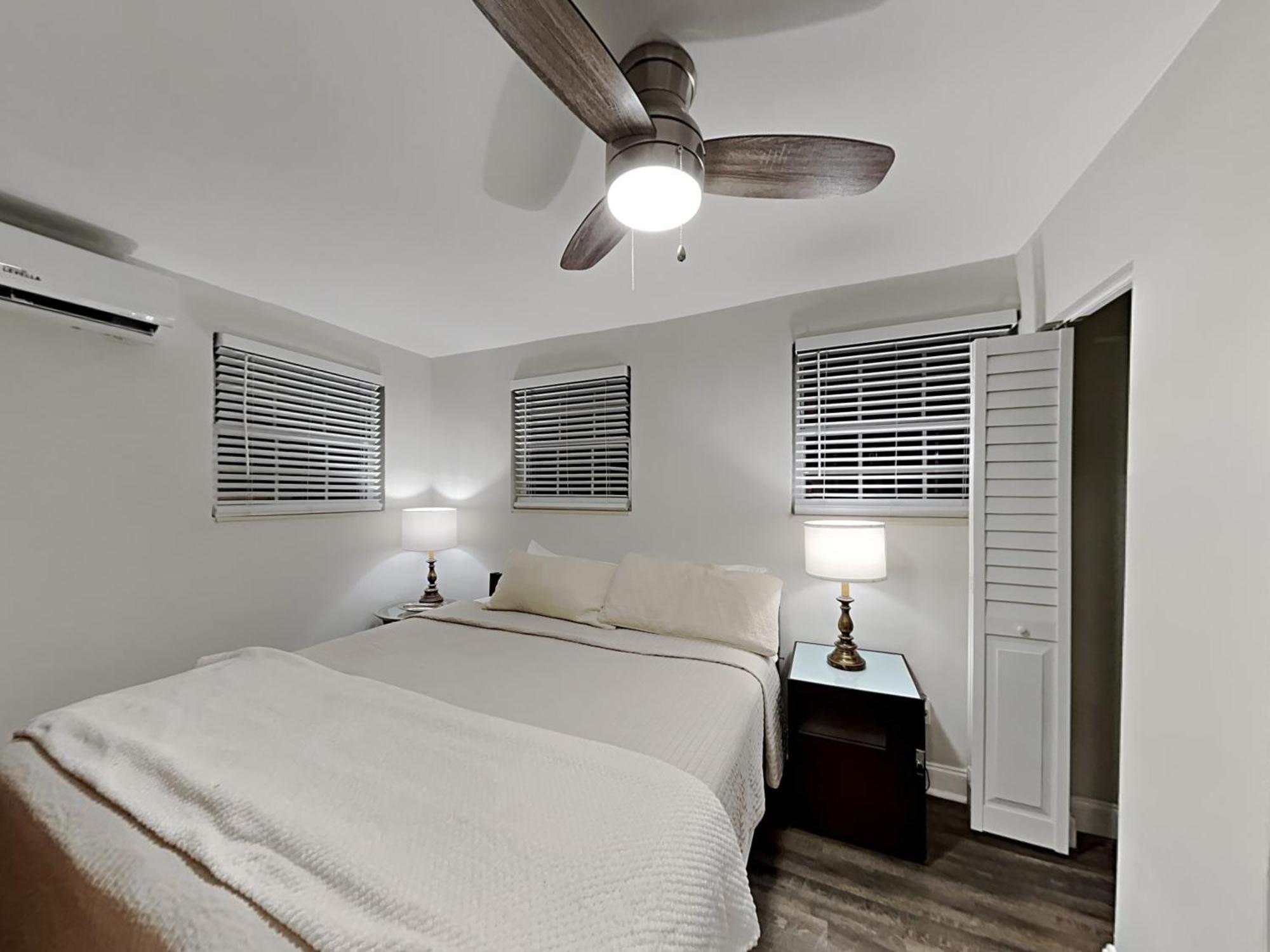 Private At Centrally Located With Free Parking Homestay Miami