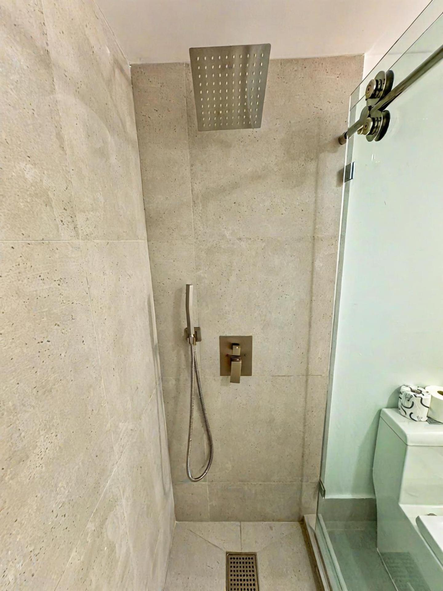 Elegant Centric Vibrant Pool Jacuzzi Free Parking Apartment