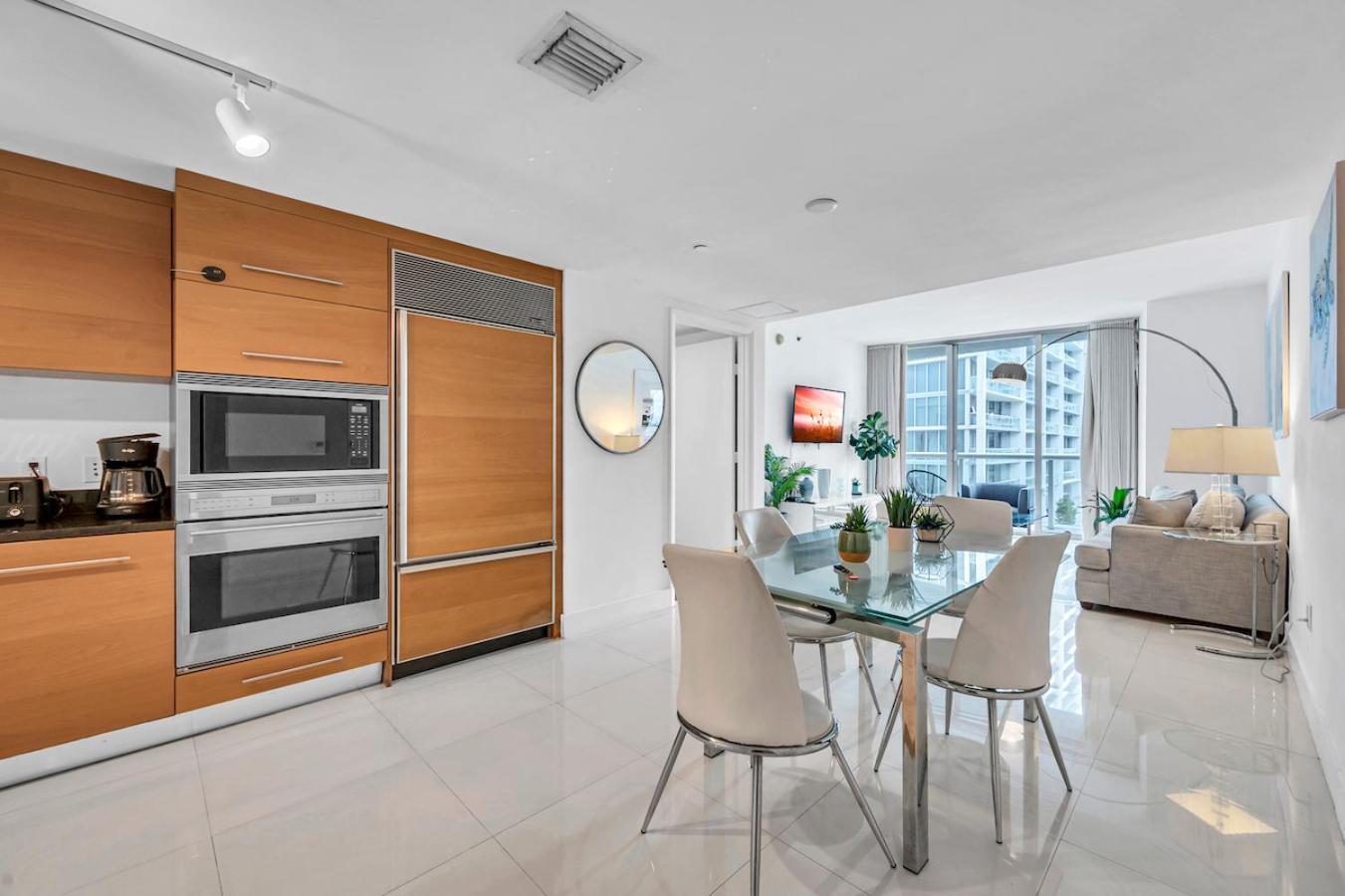 Unique 1br Icon Brickell Waterviews-freespa Apartment Miami
