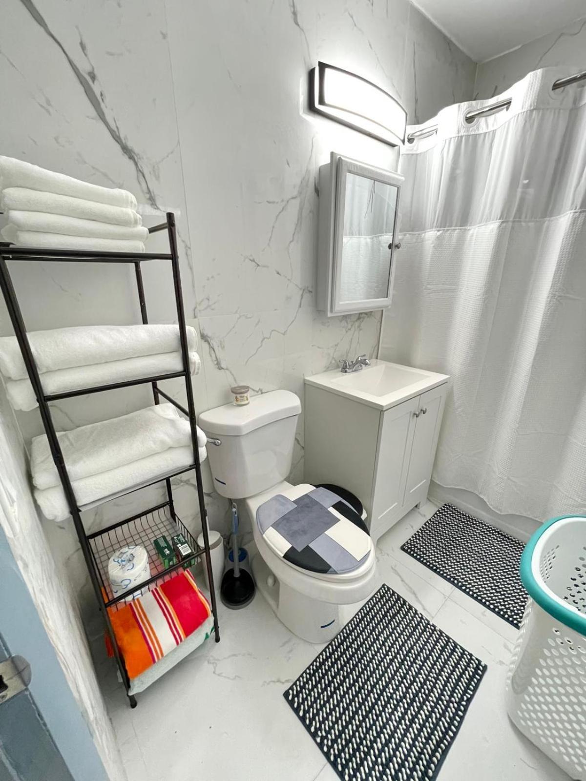 Holiday home Reywant Investments Inc Near Hardrock Casino *