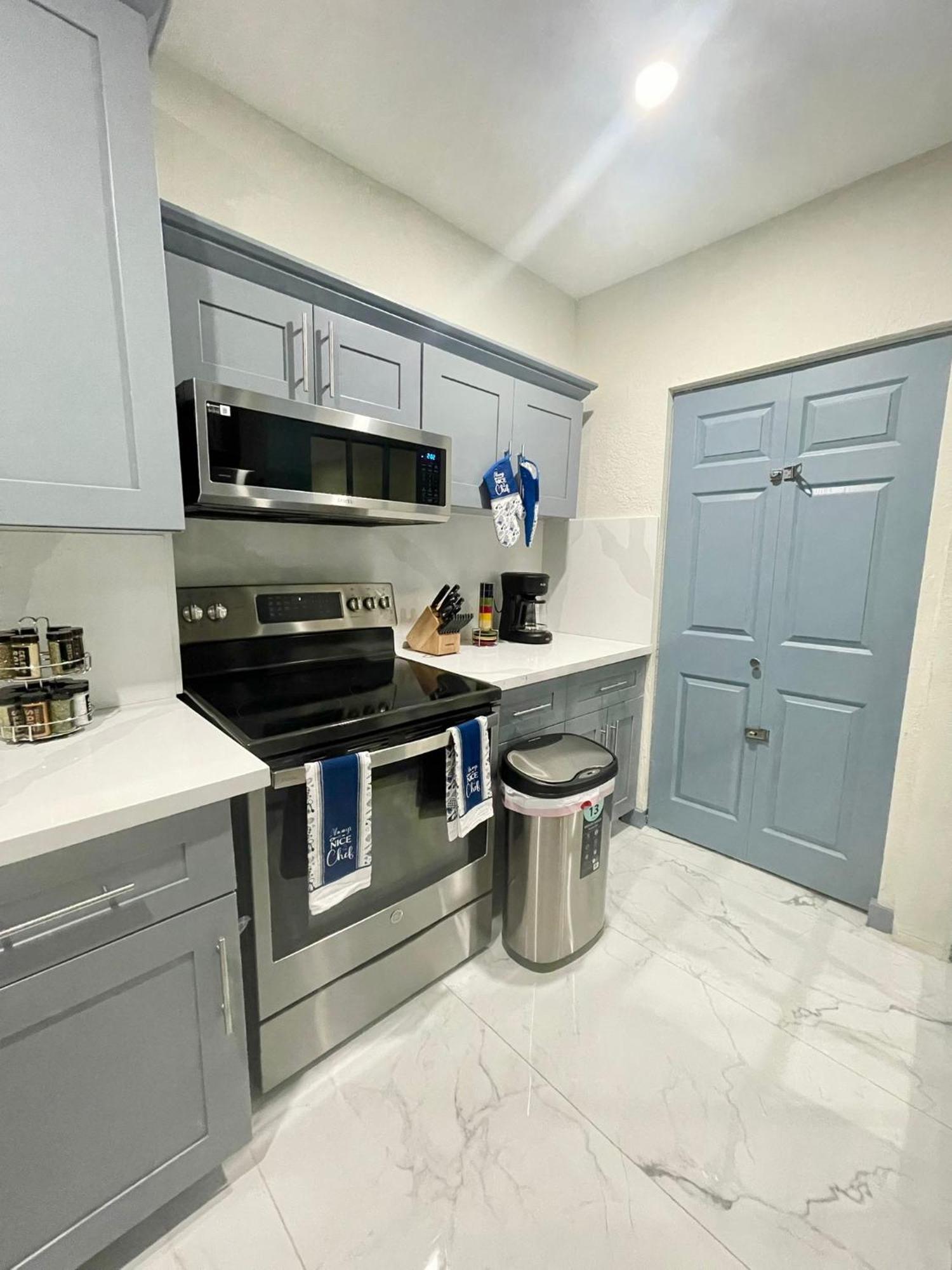 Holiday home Reywant Investments Inc Near Hardrock Casino