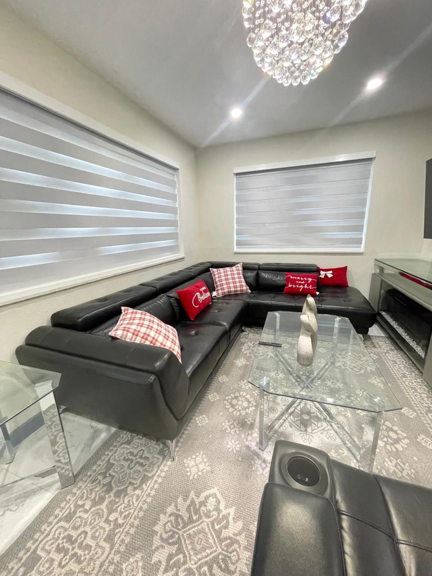 Reywant Investments Inc Near Hardrock Casino Holiday home *