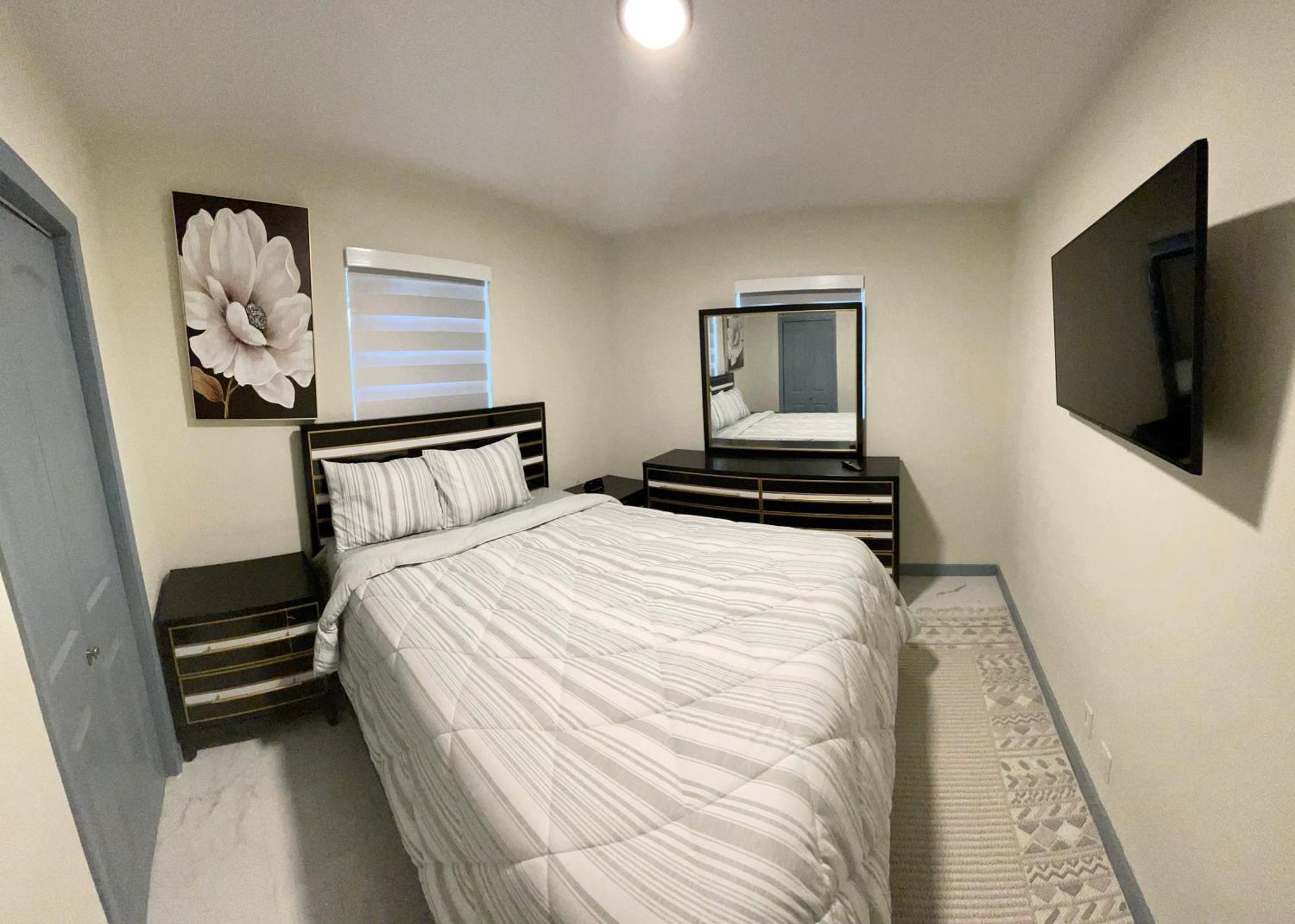 Reywant Investments Inc Near Hardrock Casino Holiday home *
