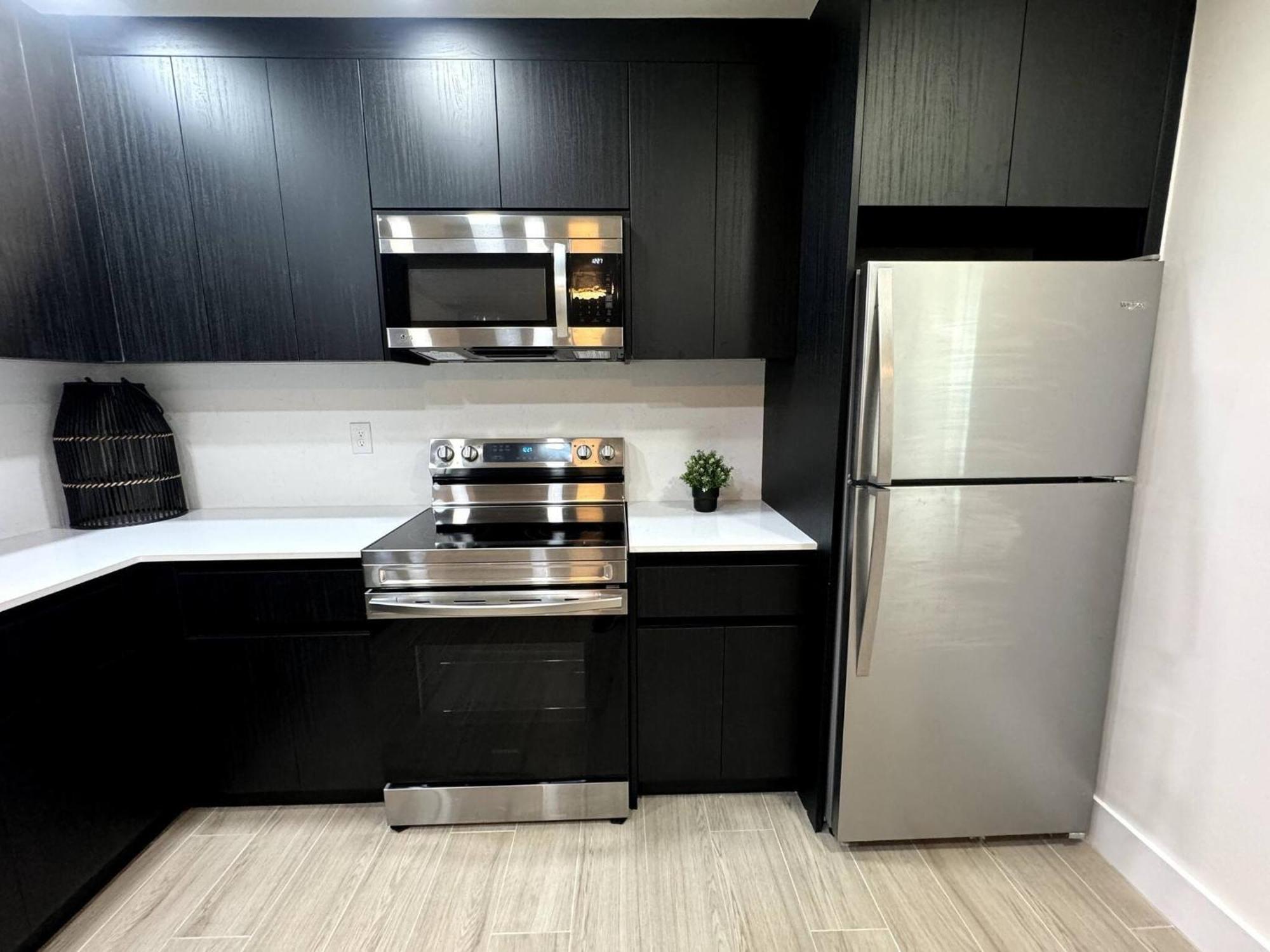 Elegance Meets Design: Modern District Apartment