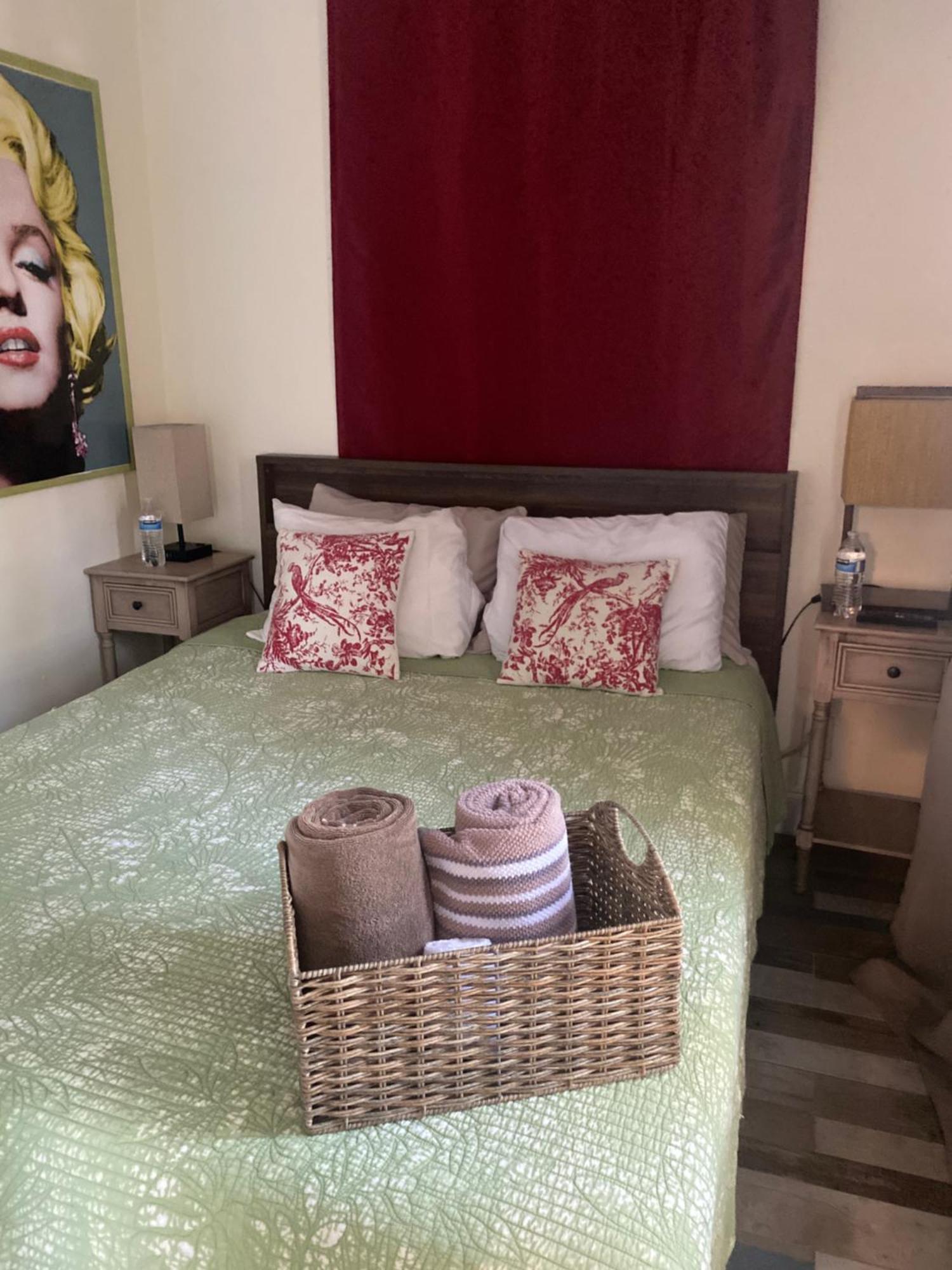 Private At Centrally Located With Free Parking Homestay