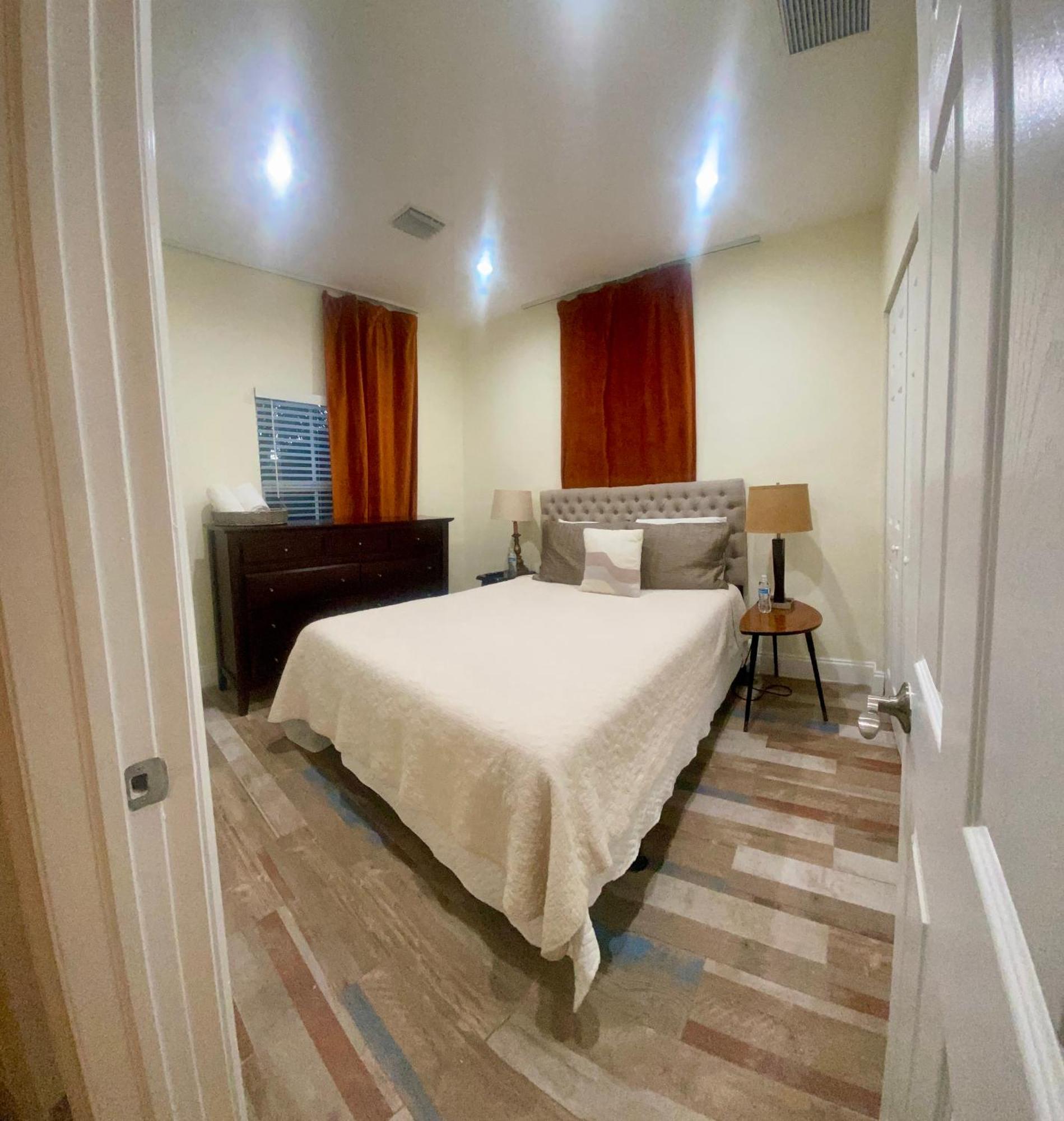 Private At Centrally Located With Free Parking Homestay