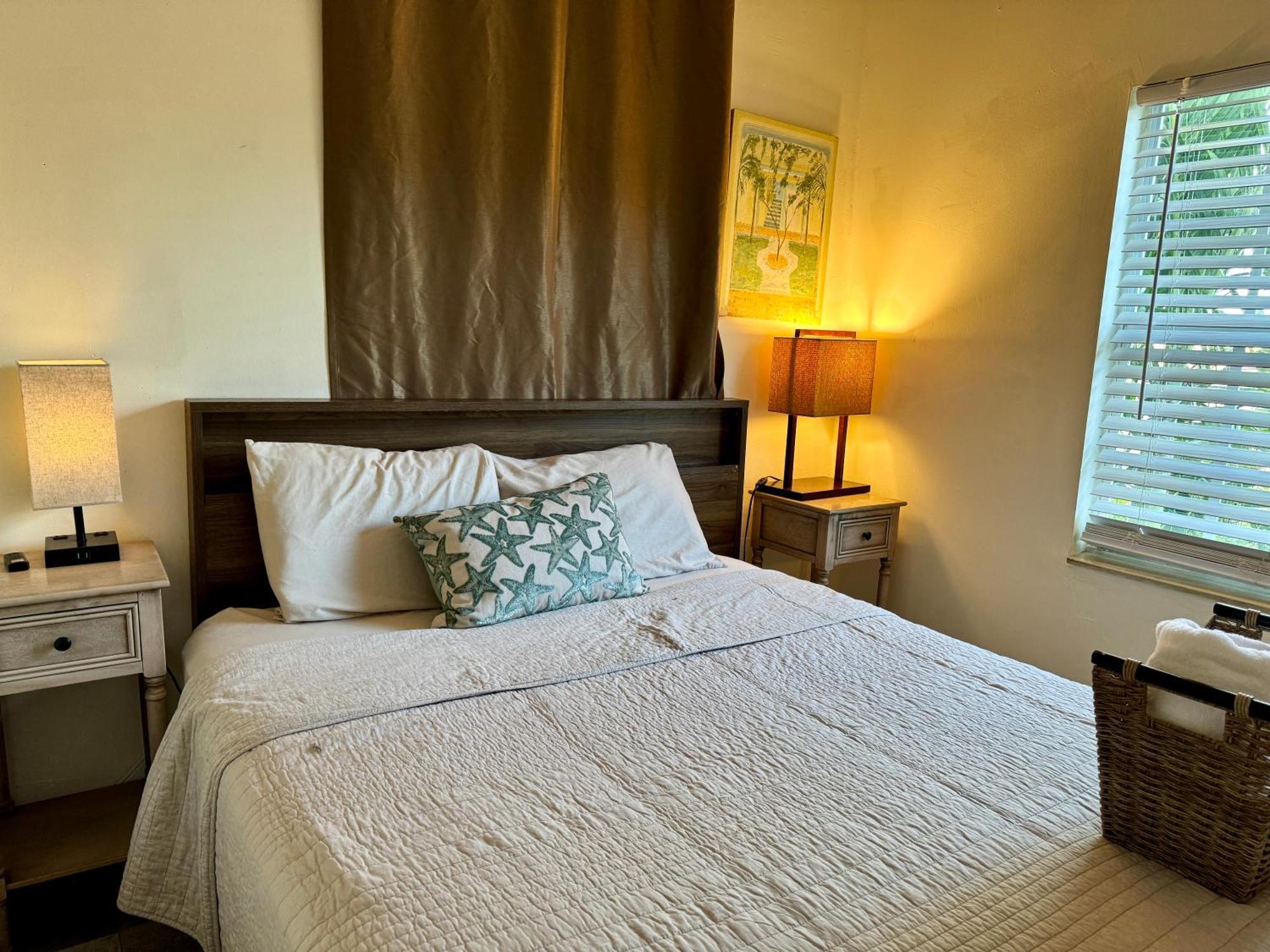 Private At Centrally Located With Free Parking Homestay