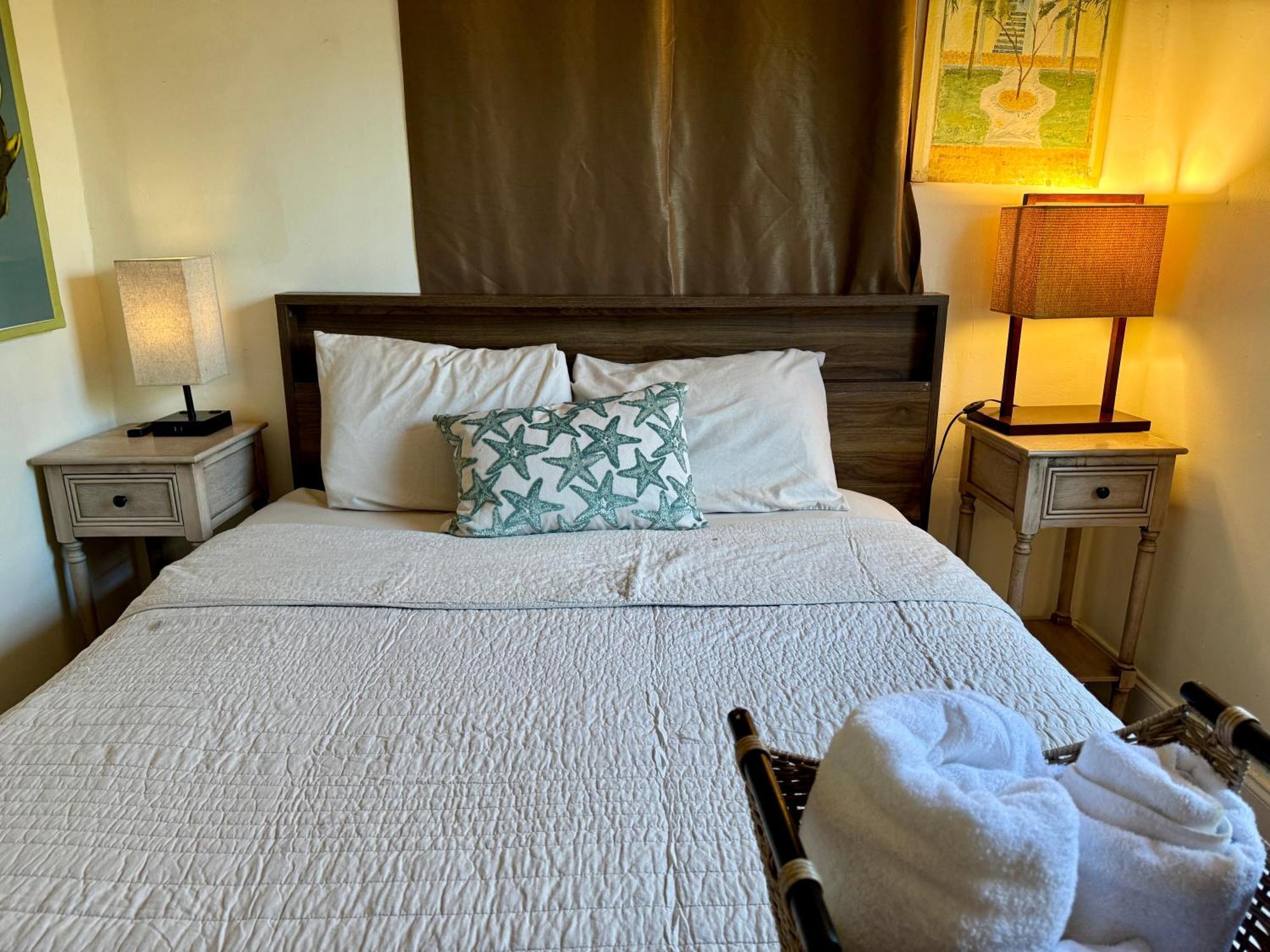 Private At Centrally Located With Free Parking Homestay