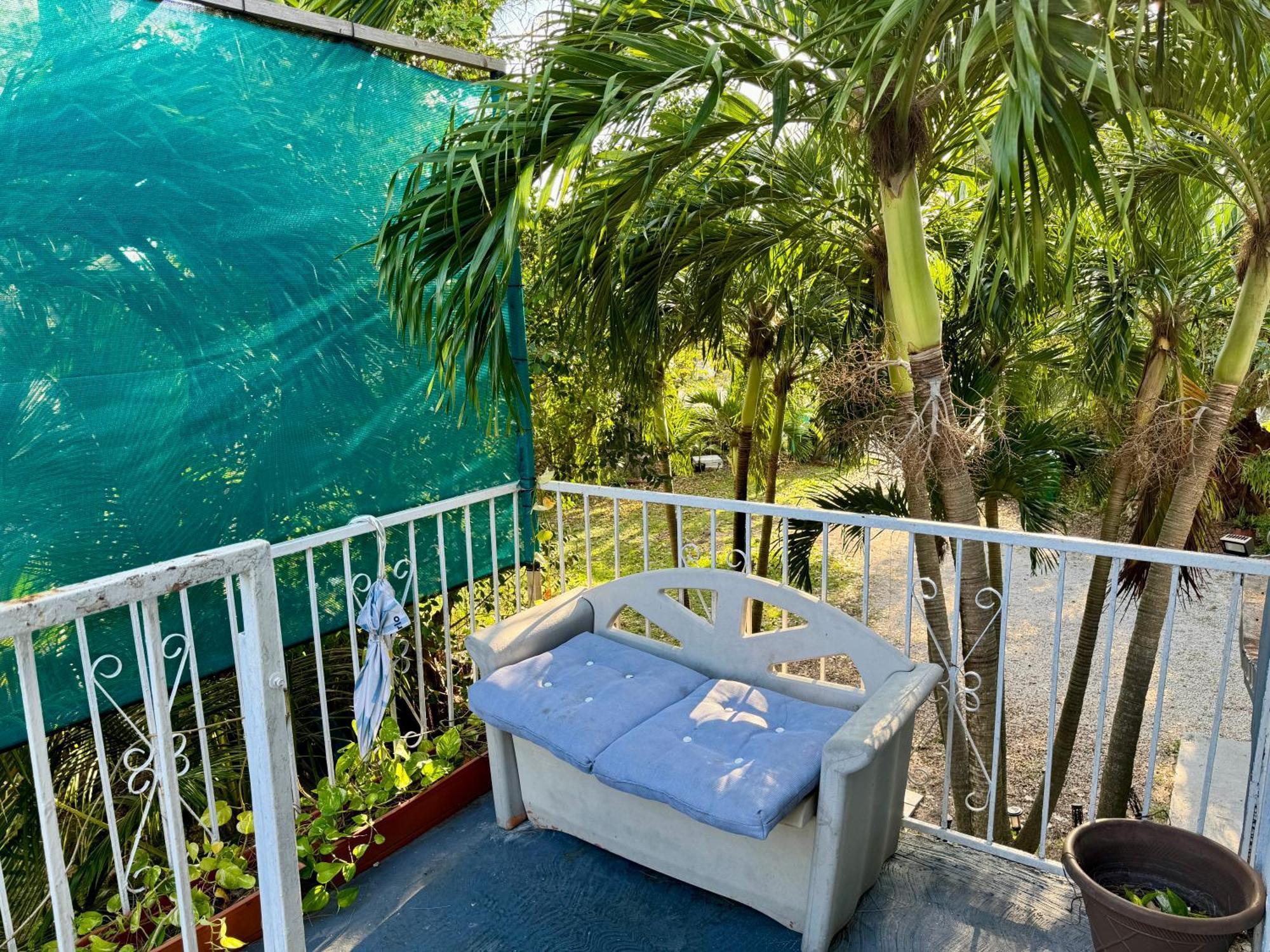 Private At Centrally Located With Free Parking Homestay