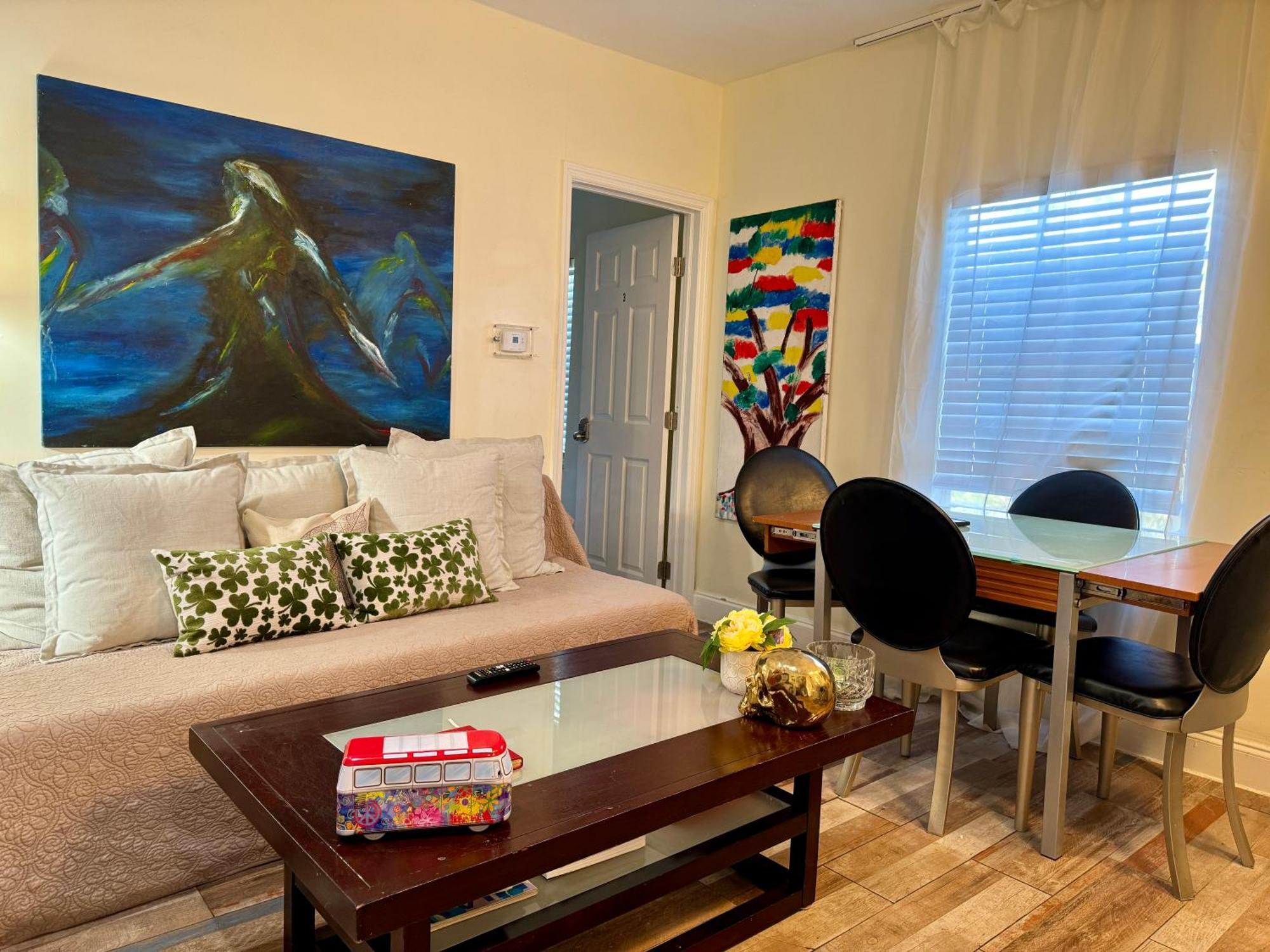 Homestay Private At Centrally Located With Free Parking