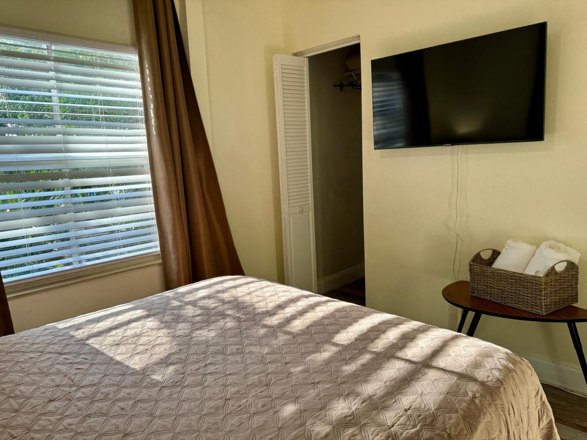 Homestay Private At Centrally Located With Free Parking