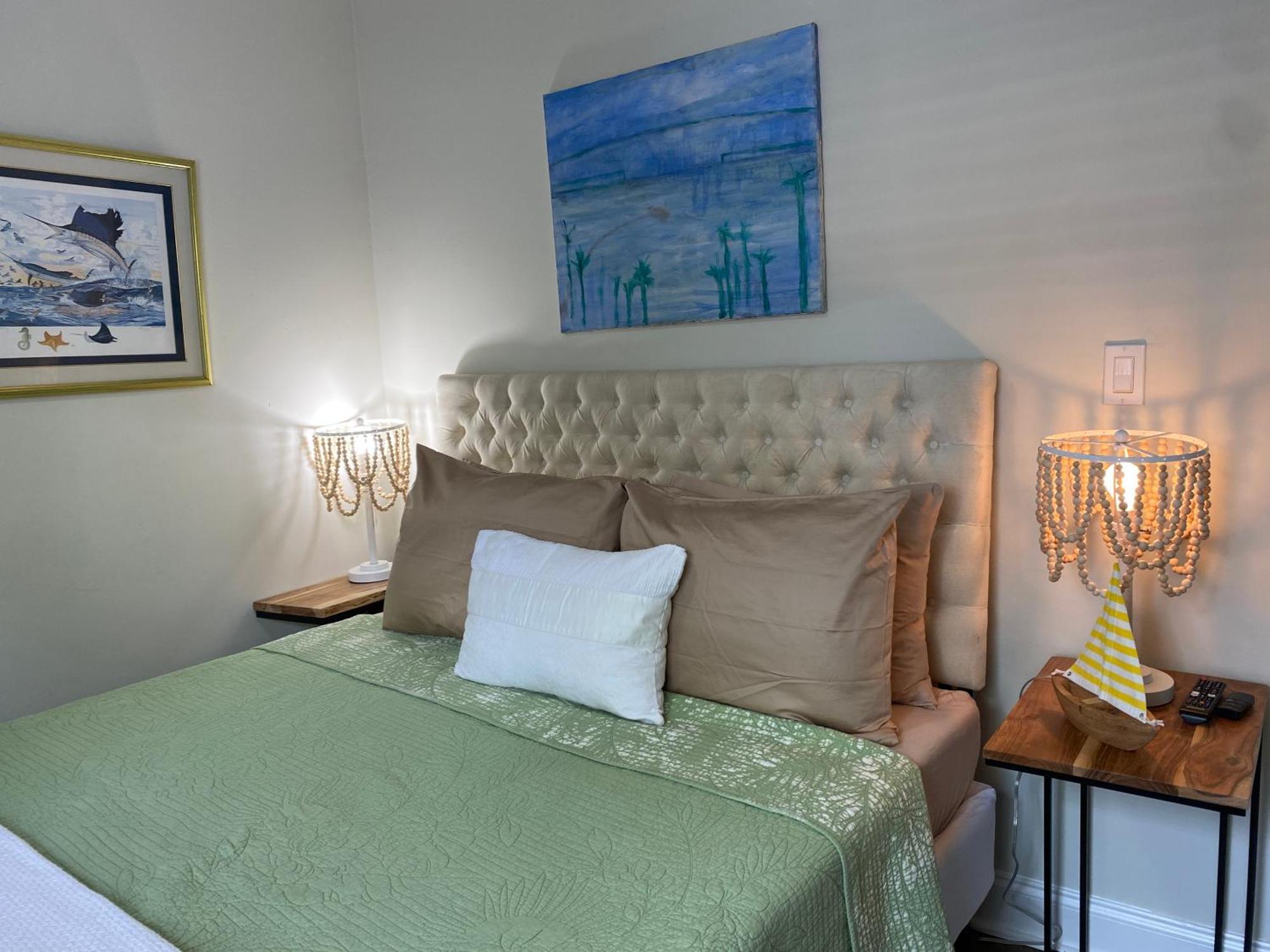 Private At Centrally Located With Free Parking Homestay