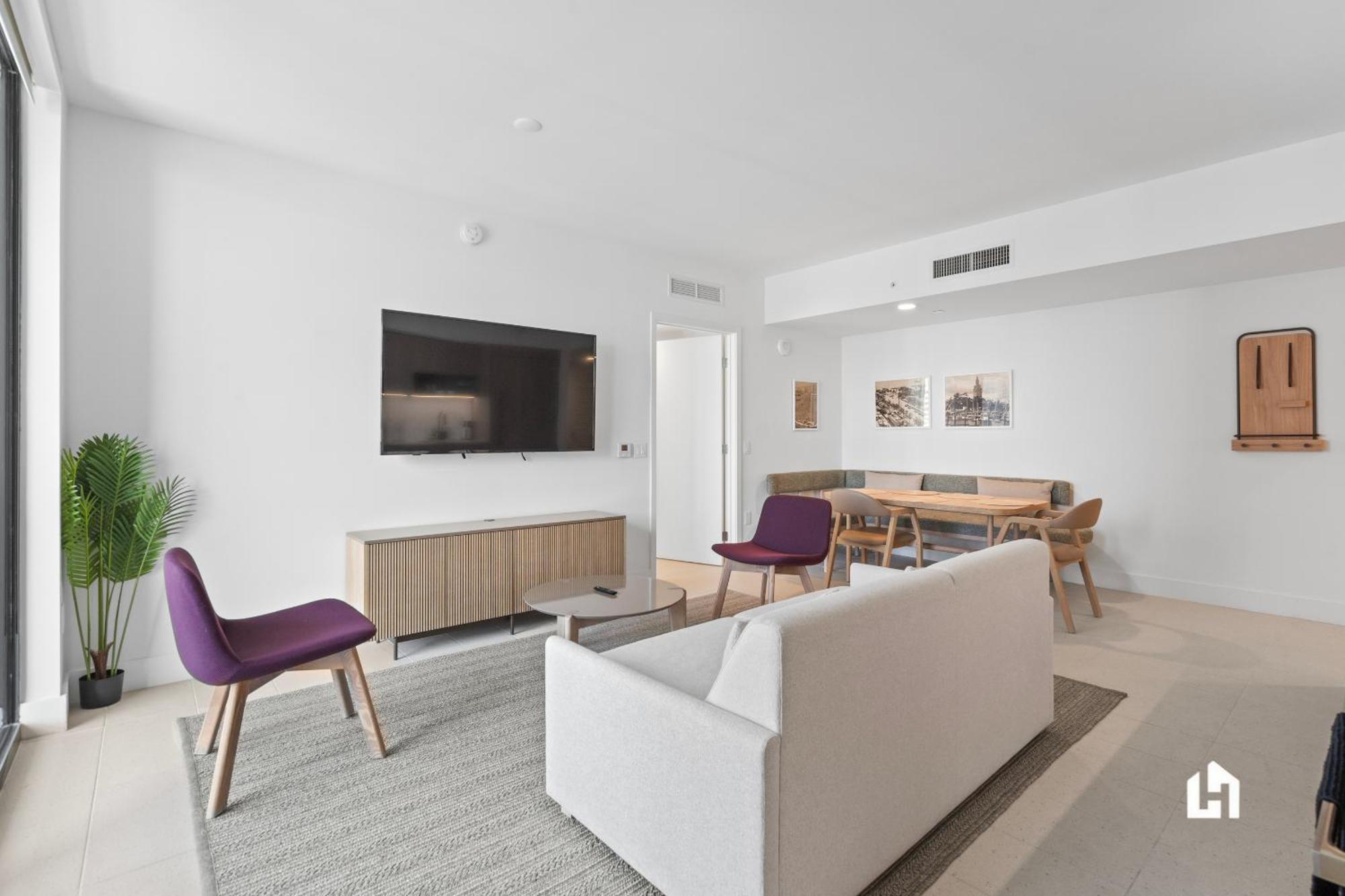 Stylish With Partial Ocean Views In Downtown! * Miami