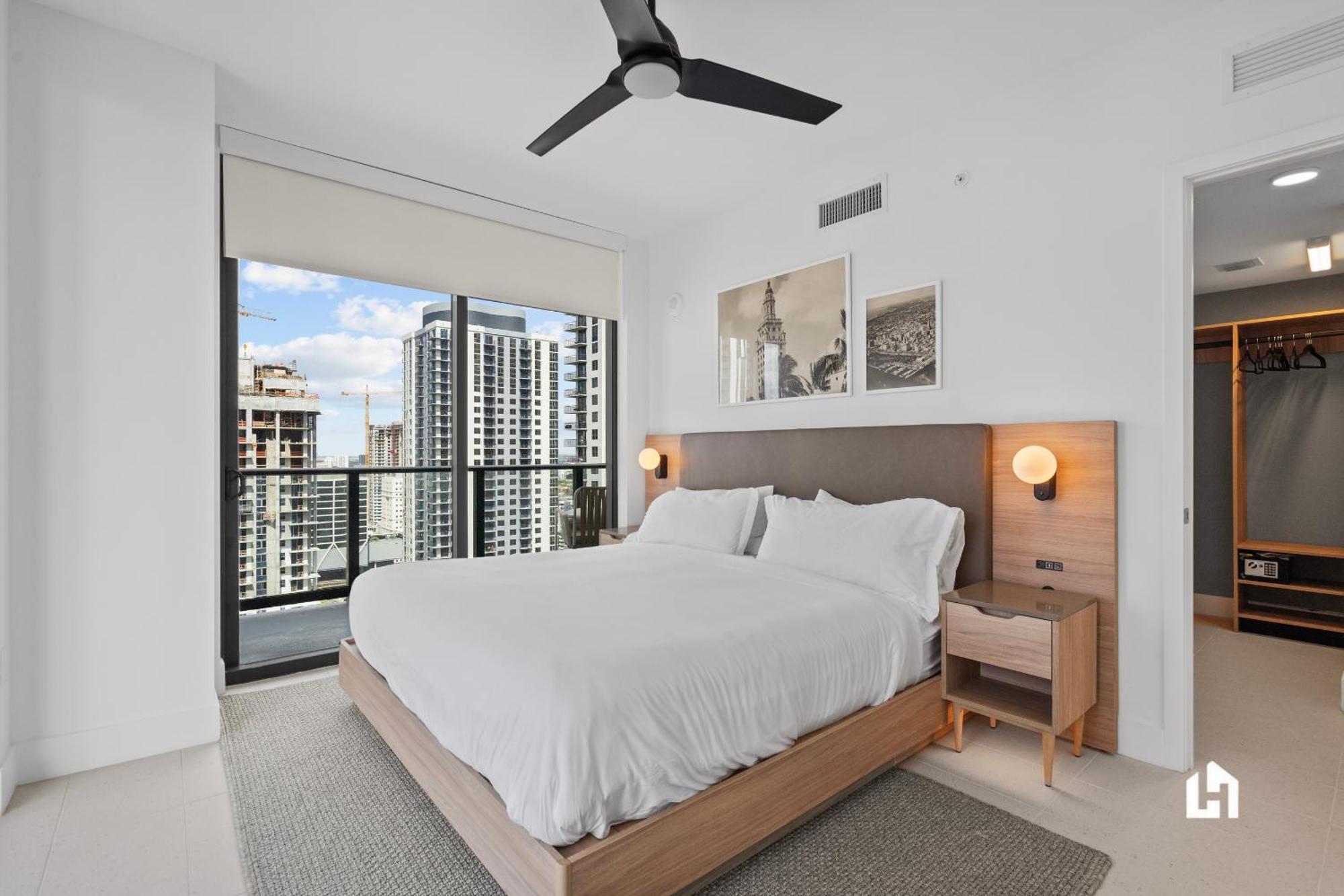 Stylish With Partial Ocean Views In Downtown!