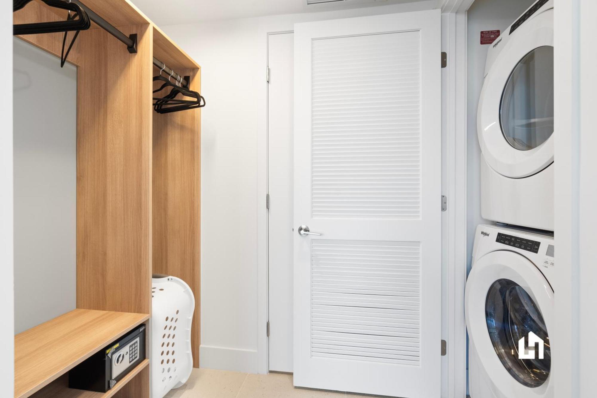 Apartment Stylish With Partial Ocean Views In Downtown! Miami