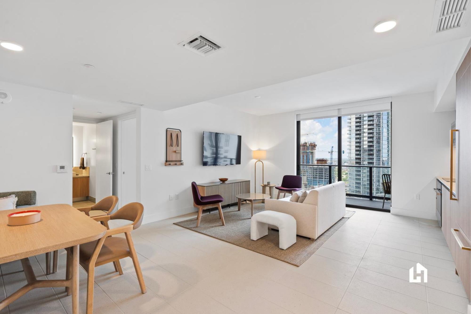 Stylish With Partial Ocean Views In Downtown! * Miami