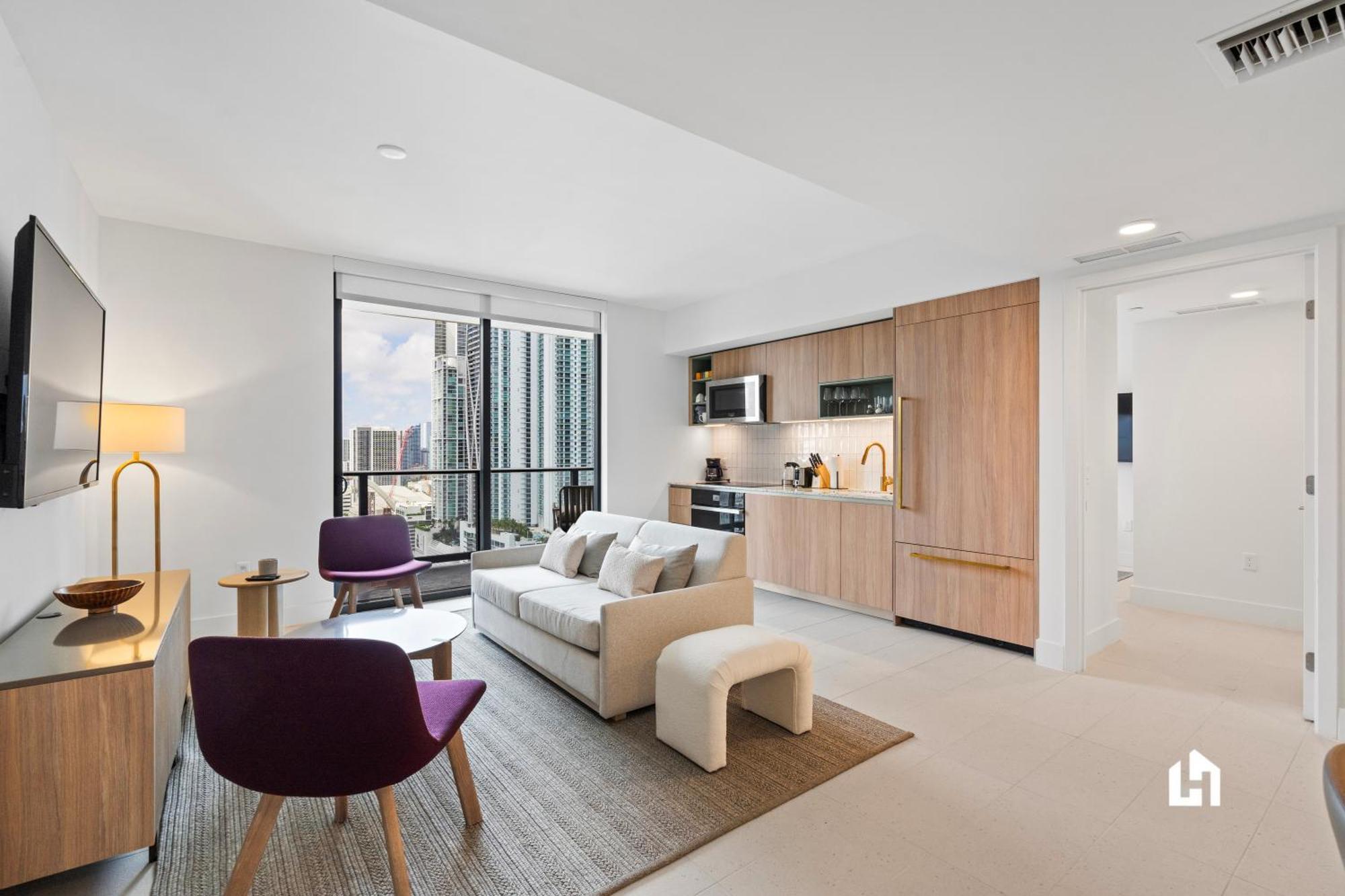 Apartment Stylish With Partial Ocean Views In Downtown! *
