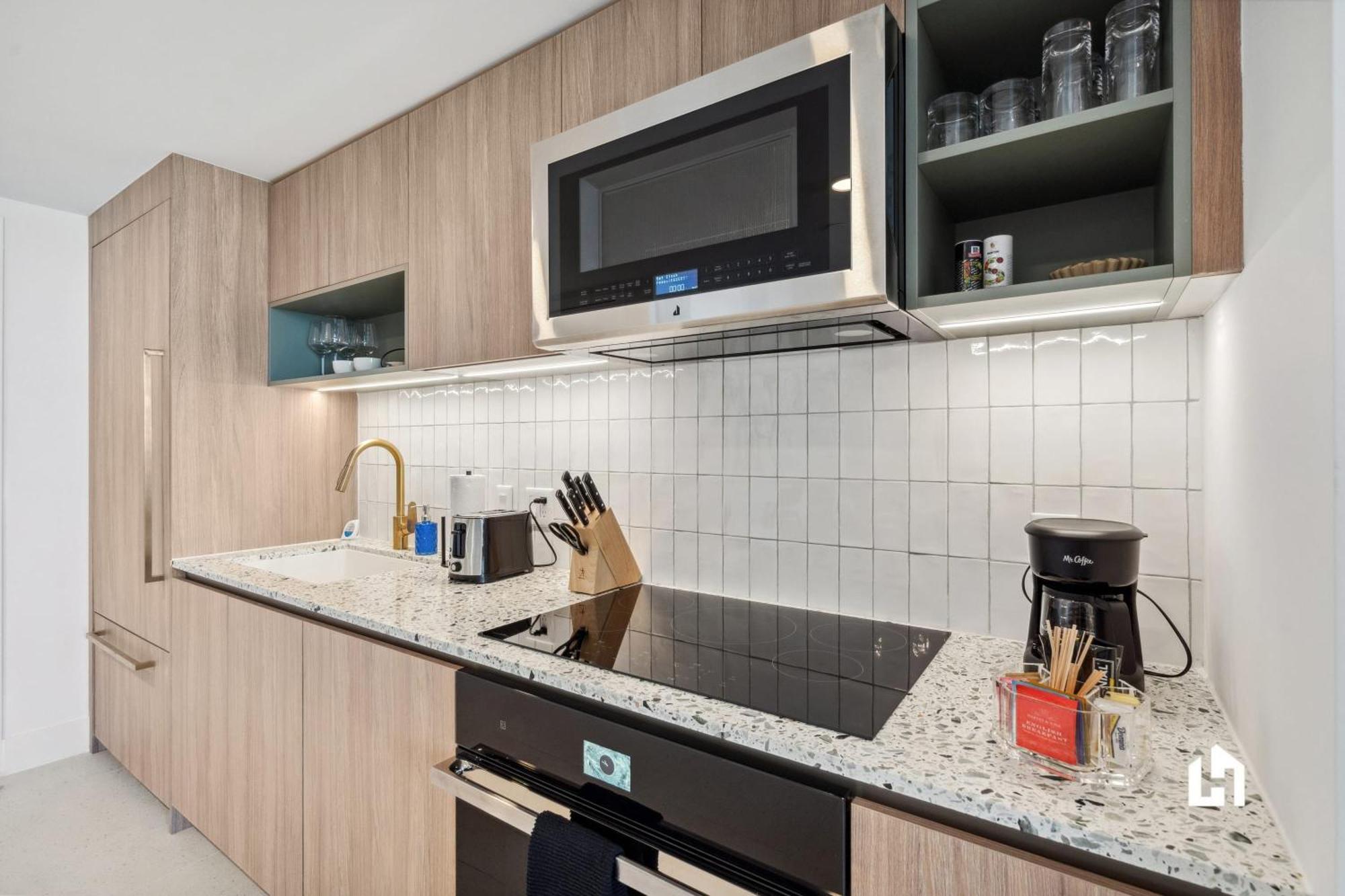 Stylish With Partial Ocean Views In Downtown!