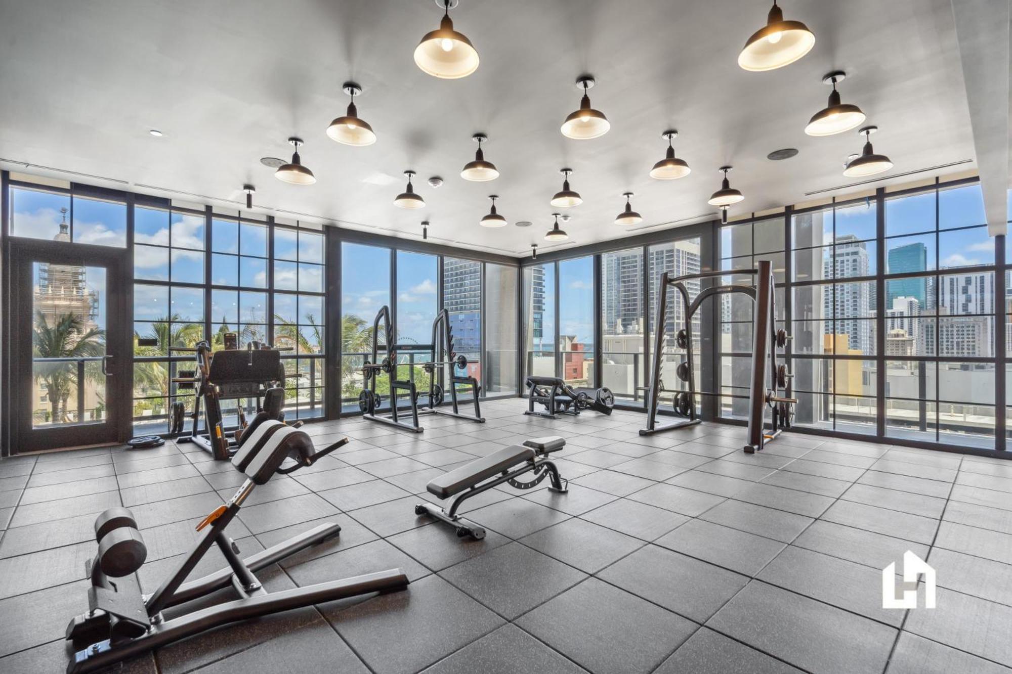 Stylish With Partial Ocean Views In Downtown!