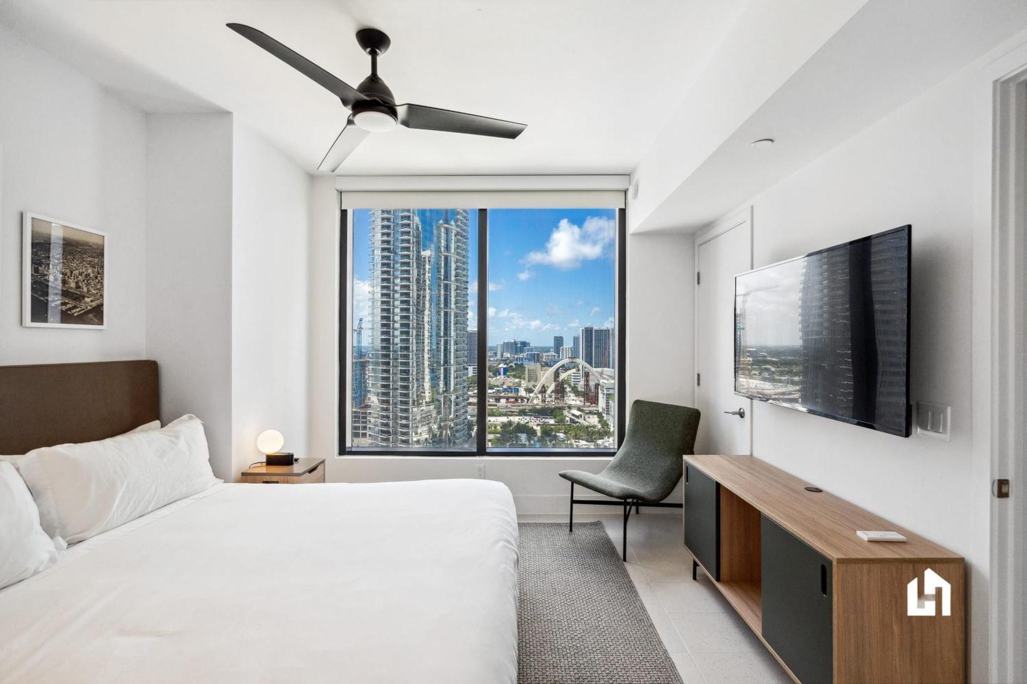 Stylish With Partial Ocean Views In Downtown! Apartment Miami