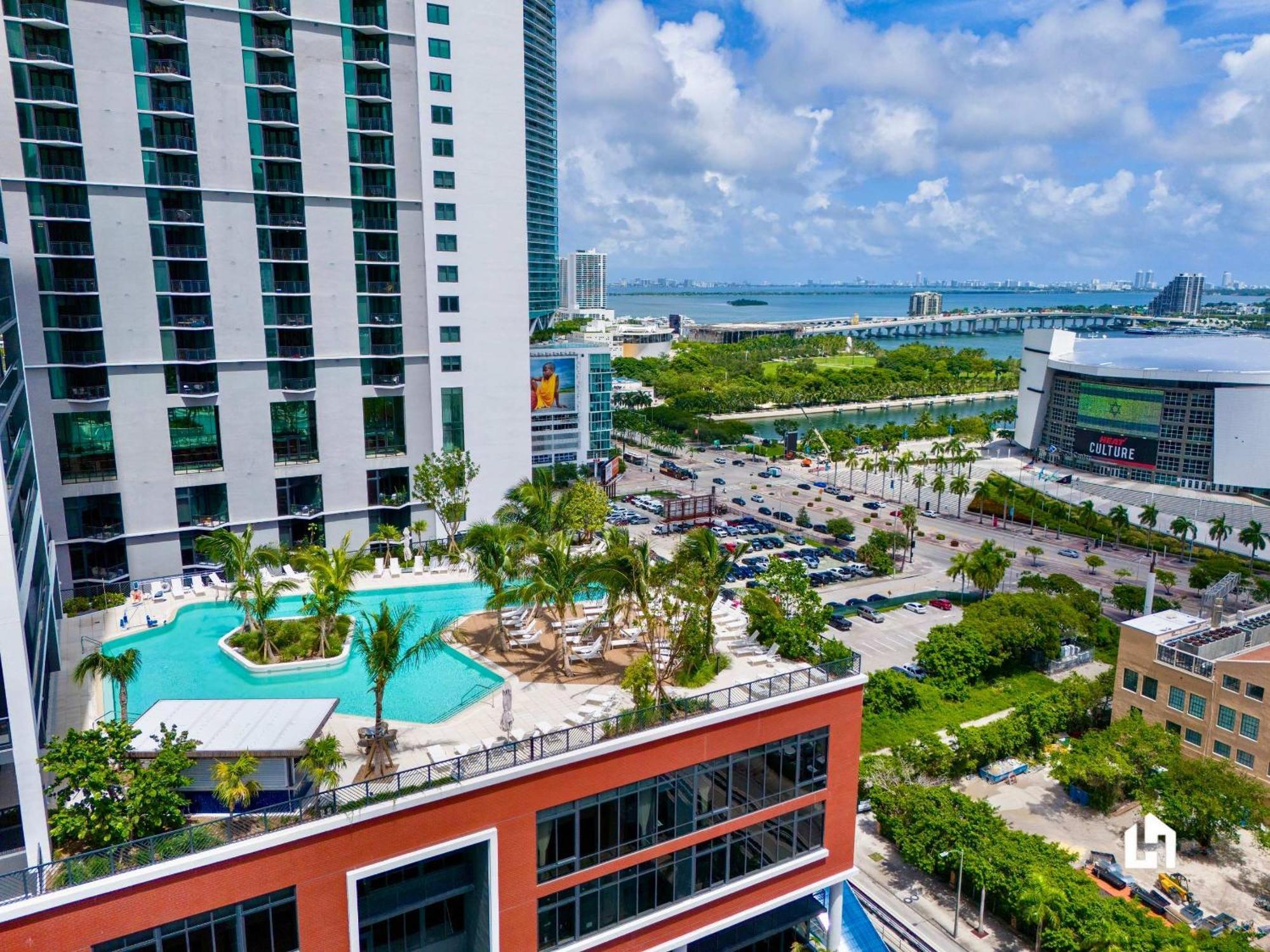 Stylish With Partial Ocean Views In Downtown!