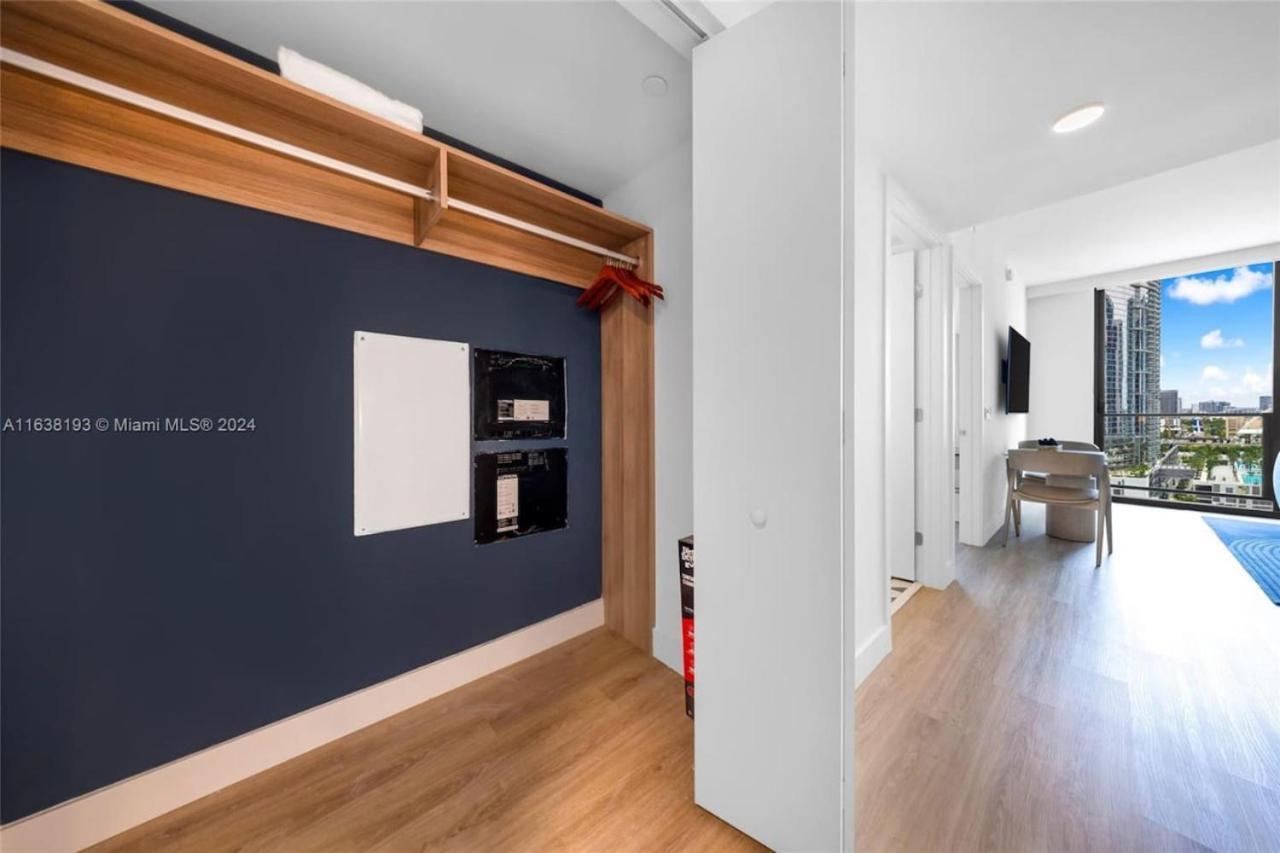 2 Bedroom At Gale Downtown Pool Gym Apartment