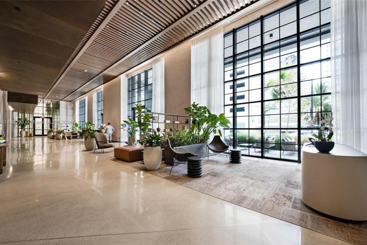 2 Bedroom At Gale Downtown Pool Gym Apartment *