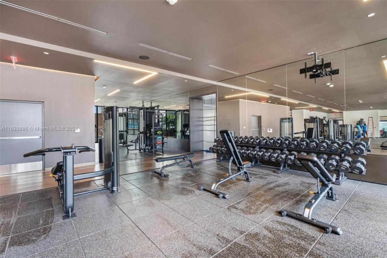 Apartment 2 Bedroom At Gale Downtown Pool Gym