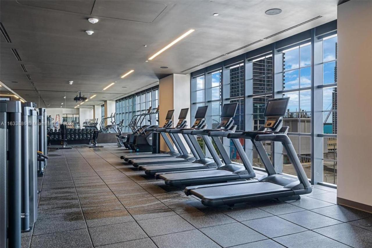 Apartment 2 Bedroom At Gale Downtown Pool Gym *