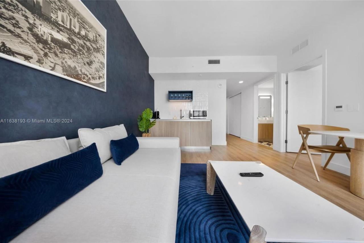 Apartment 2 Bedroom At Gale Downtown Pool Gym Miami