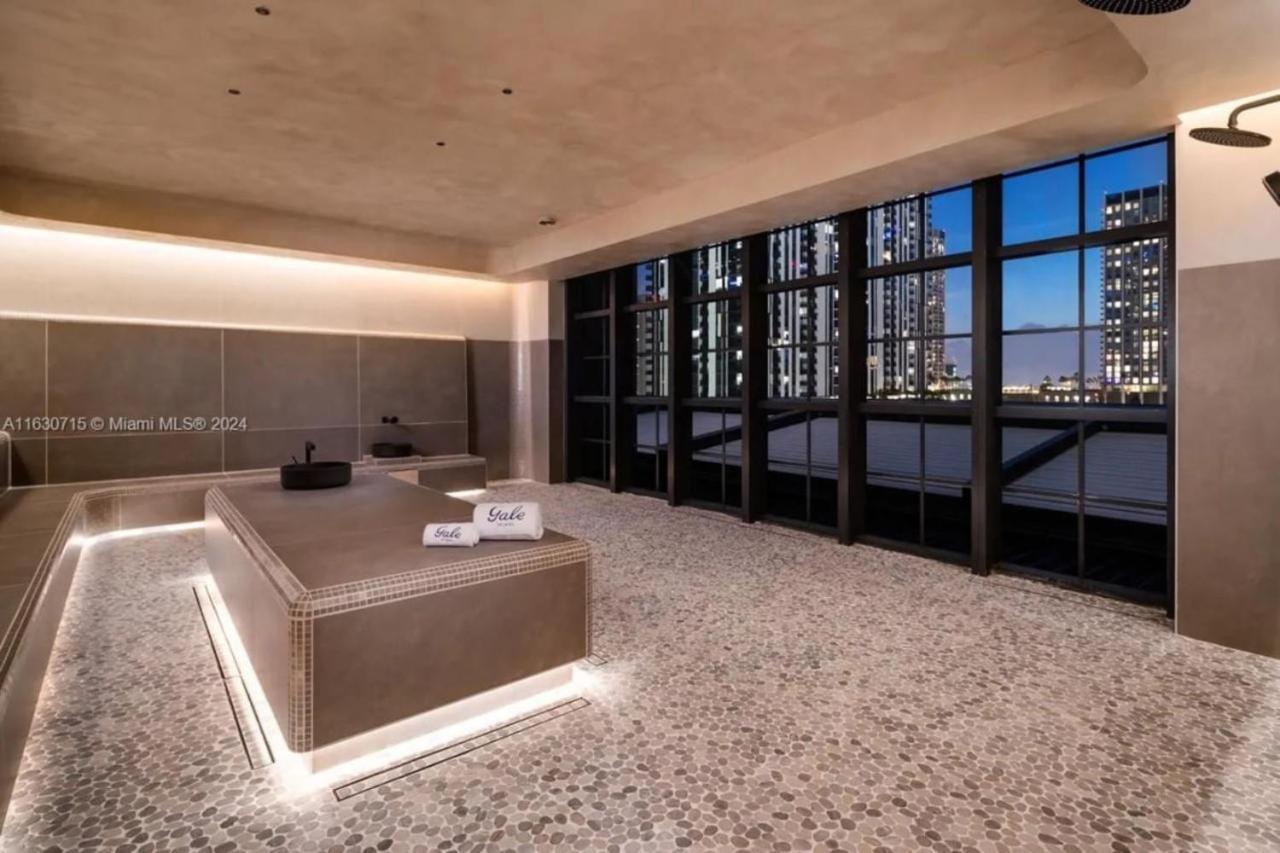 Apartment 2 Bedroom At Gale Downtown Pool Gym