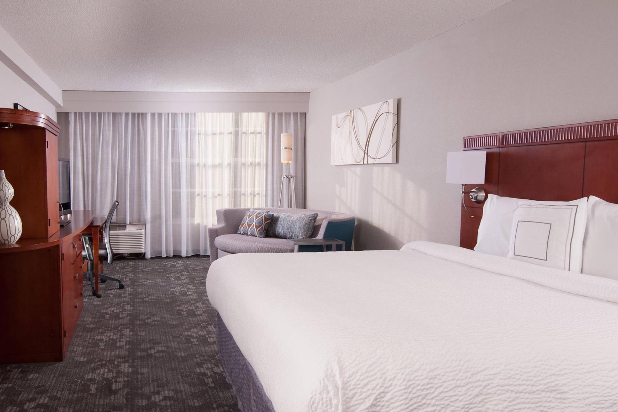 Hotel Courtyard Miami 3*