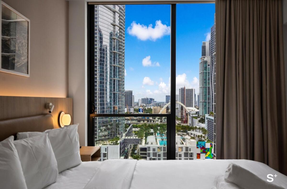 Chic Downtown 1br With Stunning Skyline Views Inn