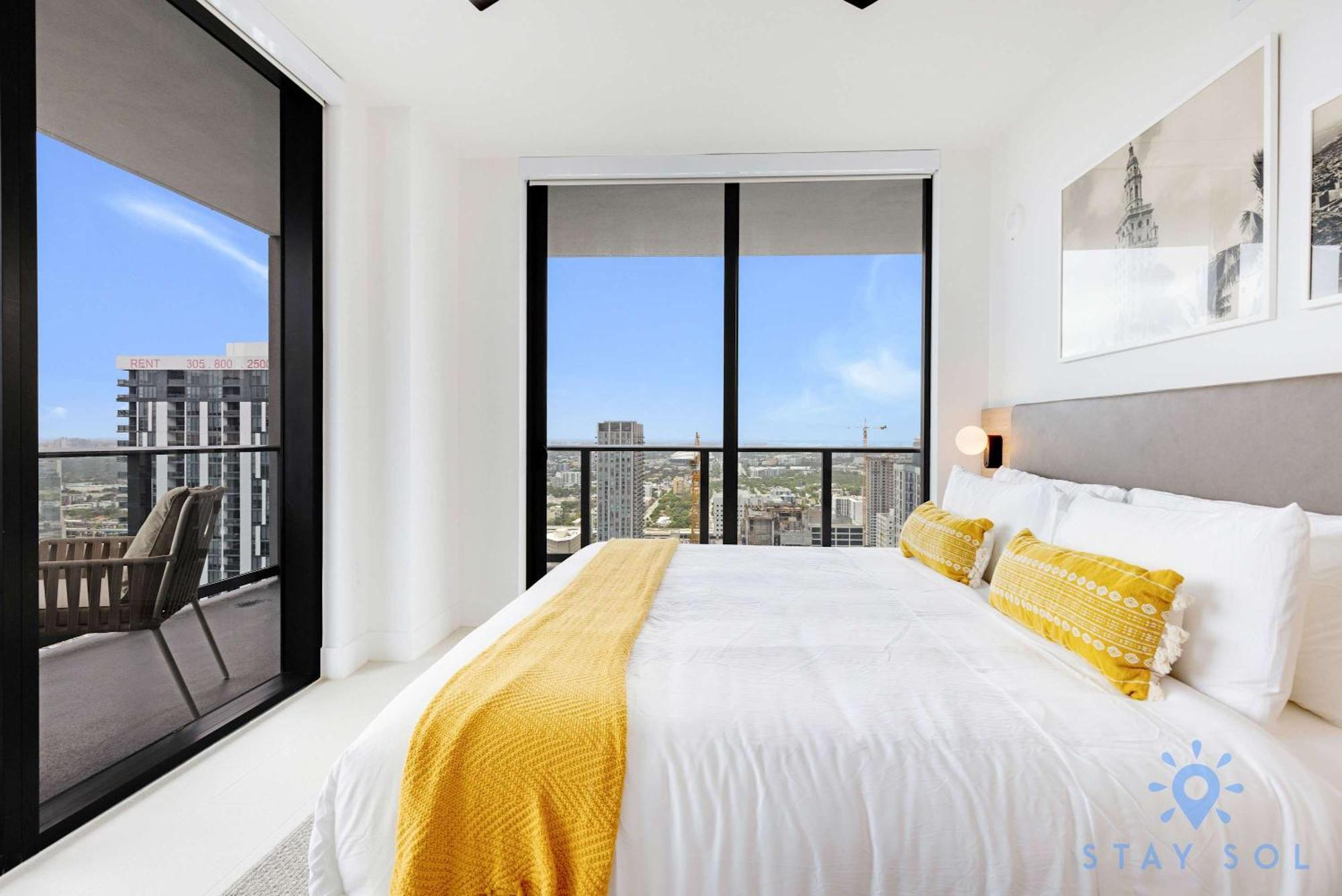 Luxury 2 Bedrooms Balcony Pool & Gym Apartment
