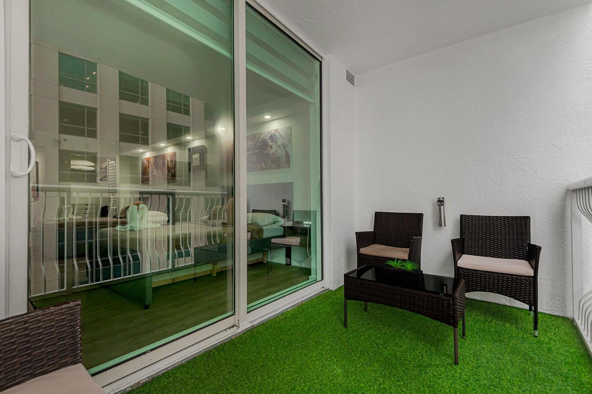 High Rise Brickell Modern Apartment