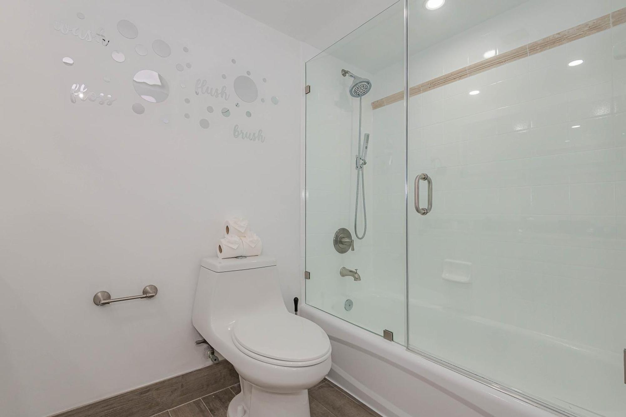 High Rise Brickell Modern Apartment *