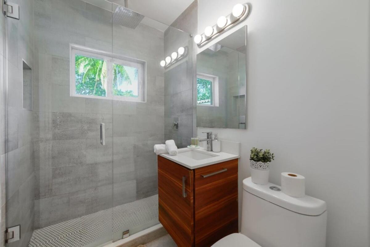 Charming House With Private Pool N Coral Gable * Miami