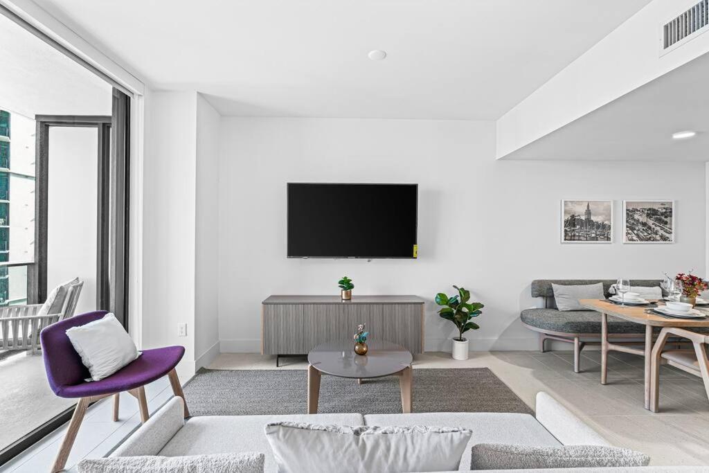 New Luxurious Floor 35th - Miami's Heart Apartment *
