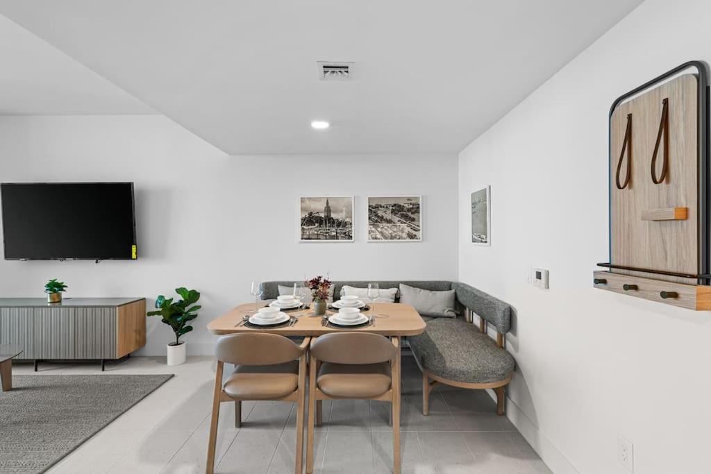 New Luxurious Floor 35th - Miami's Heart