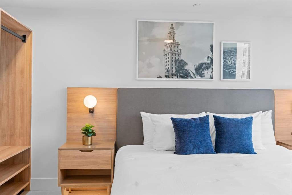 New Luxurious Floor 35th - Miami's Heart Miami