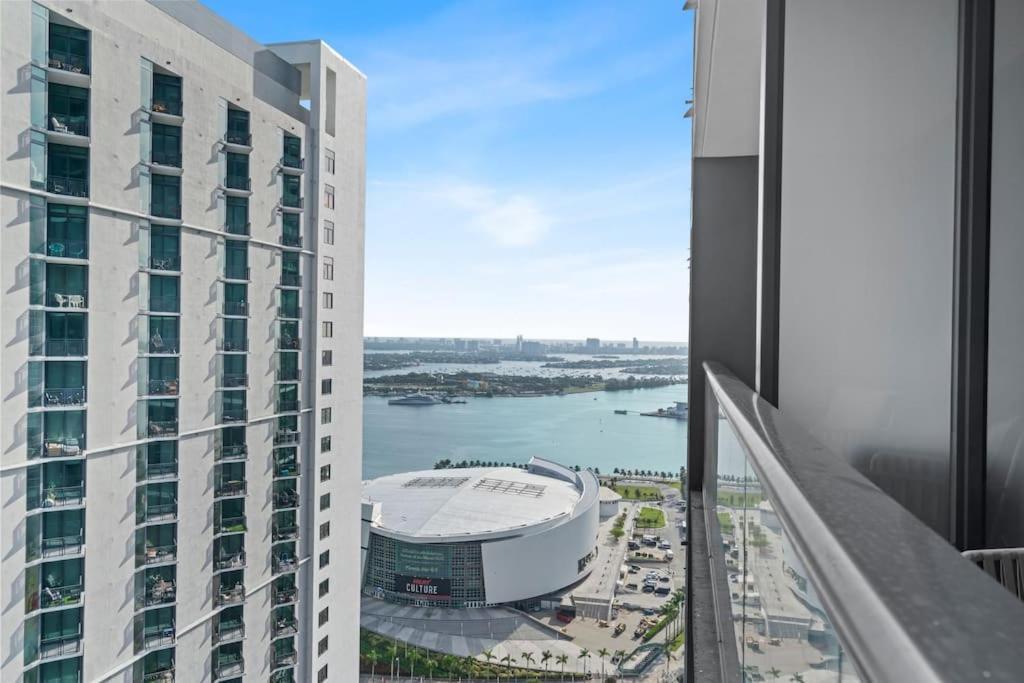 New Luxurious Floor 35th - Miami's Heart